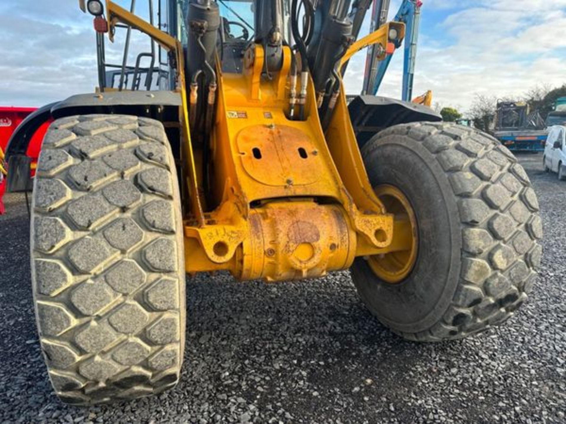 A BELL L2606e WHEELED LOADING SHOVEL..... - Image 12 of 30