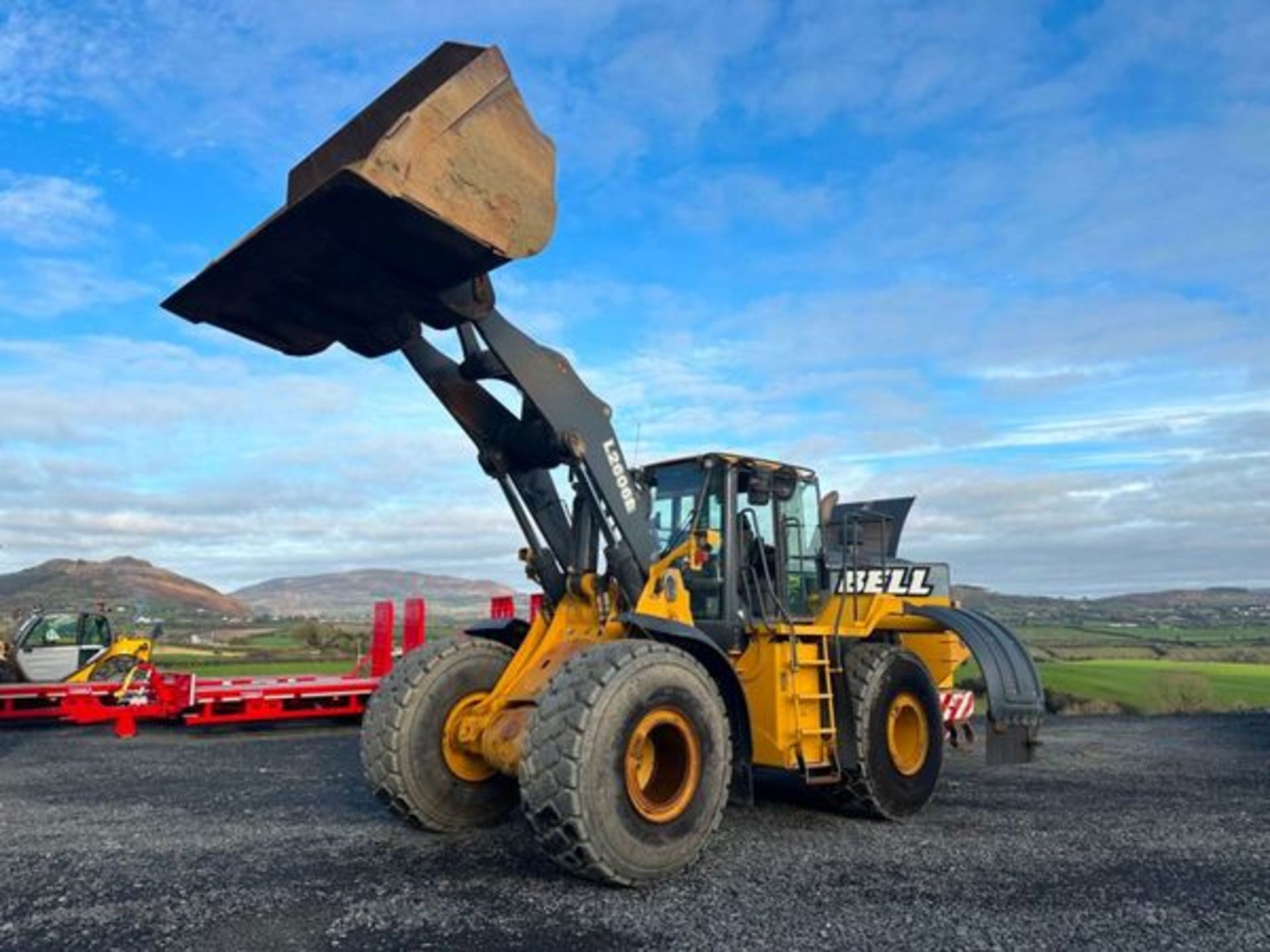 A BELL L2606e WHEELED LOADING SHOVEL.....