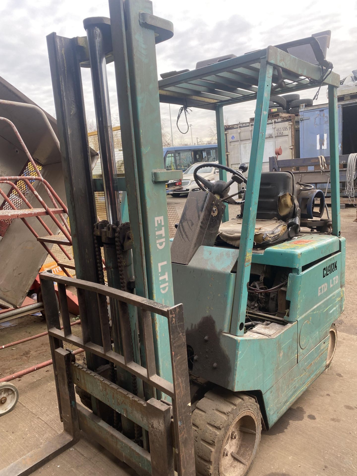 CLARKE FLT 2 TONNE FORKLIFT - Image 2 of 5