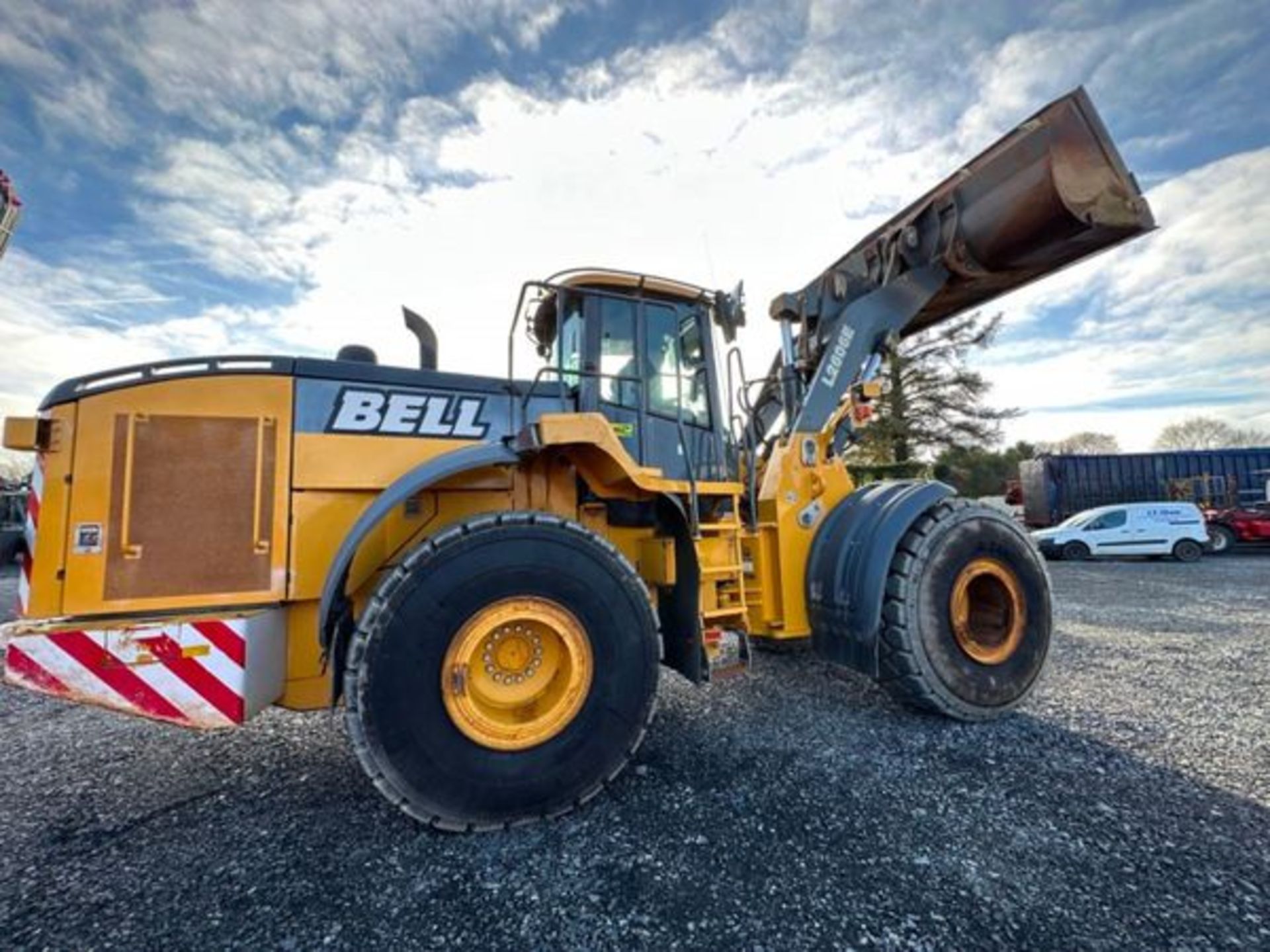 A BELL L2606e WHEELED LOADING SHOVEL..... - Image 6 of 30