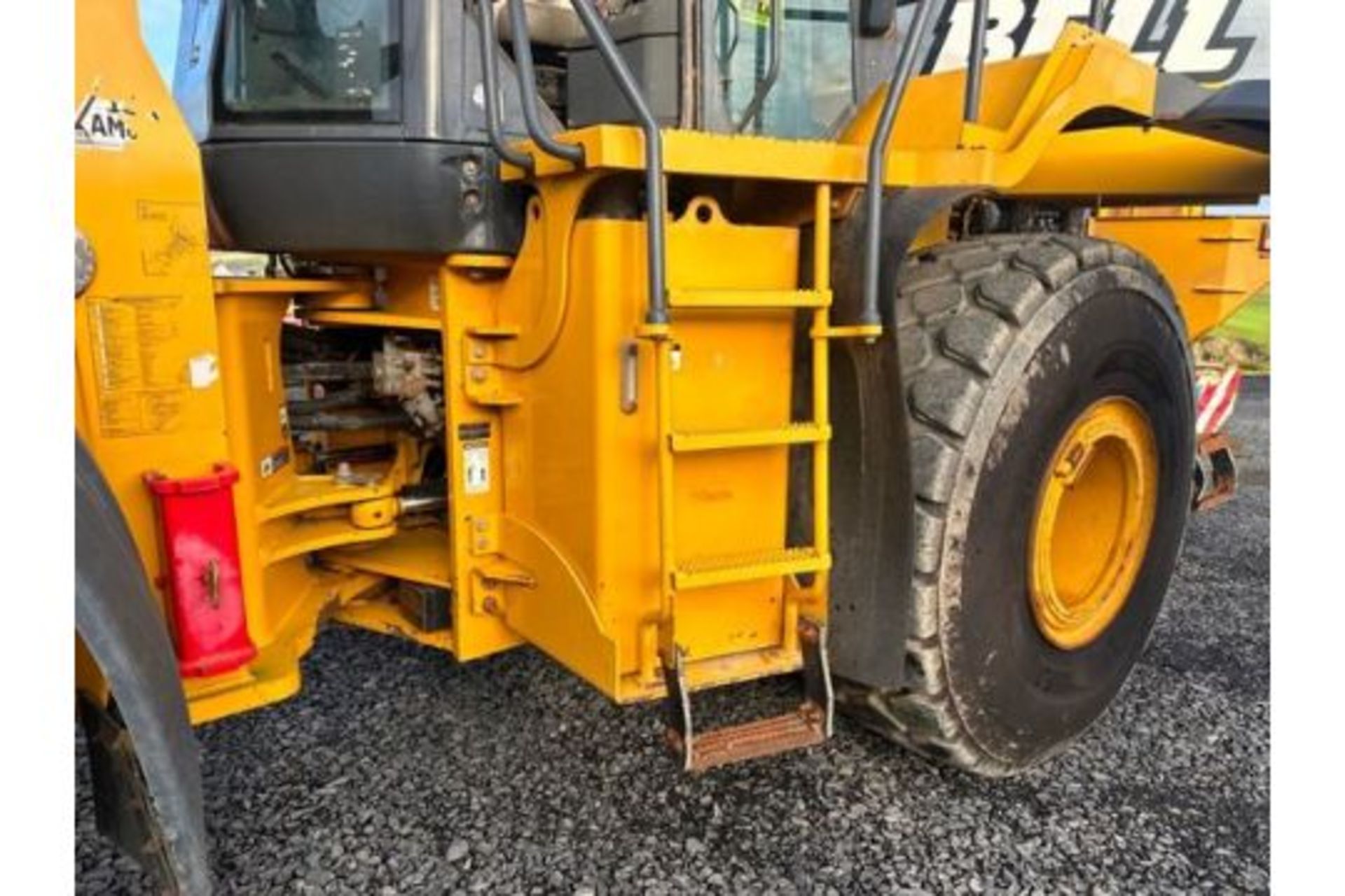 2016 BELL L2606e WHEELED LOADING SHOVEL - Image 16 of 30