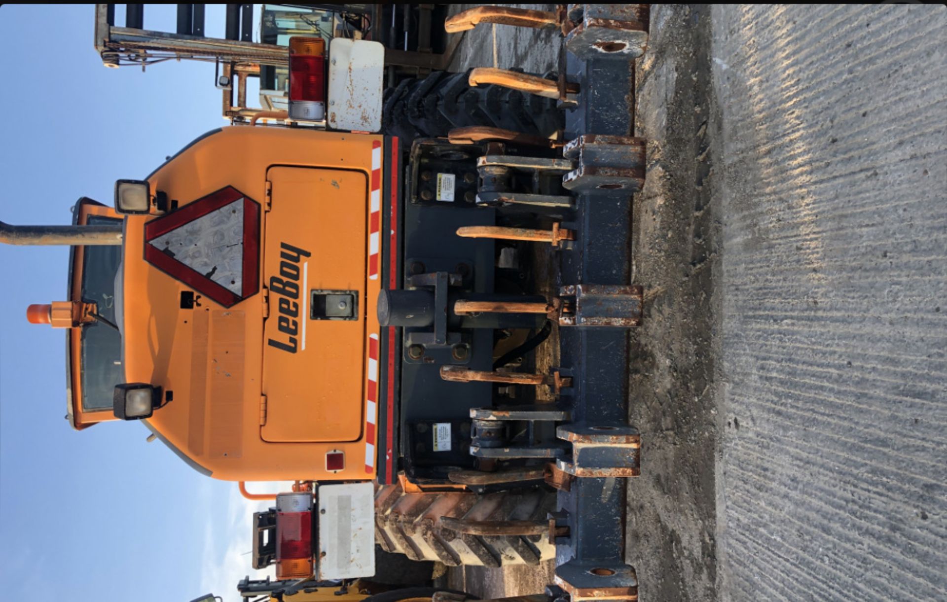 LEE BOY 985 MOTOR GRADER - Image 10 of 11