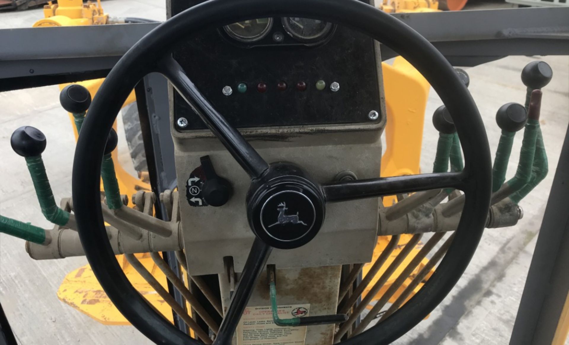 JOHN DEERE 670 MOTOR GRADER - Image 12 of 13