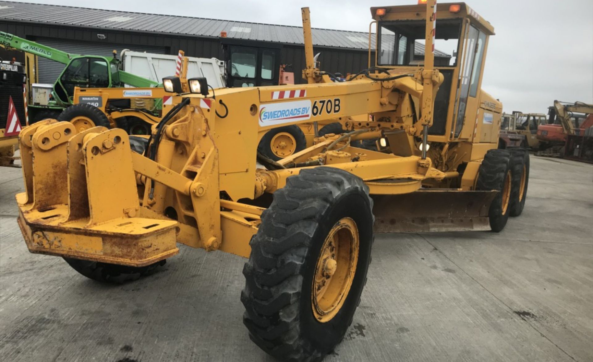 JOHN DEERE 670 MOTOR GRADER