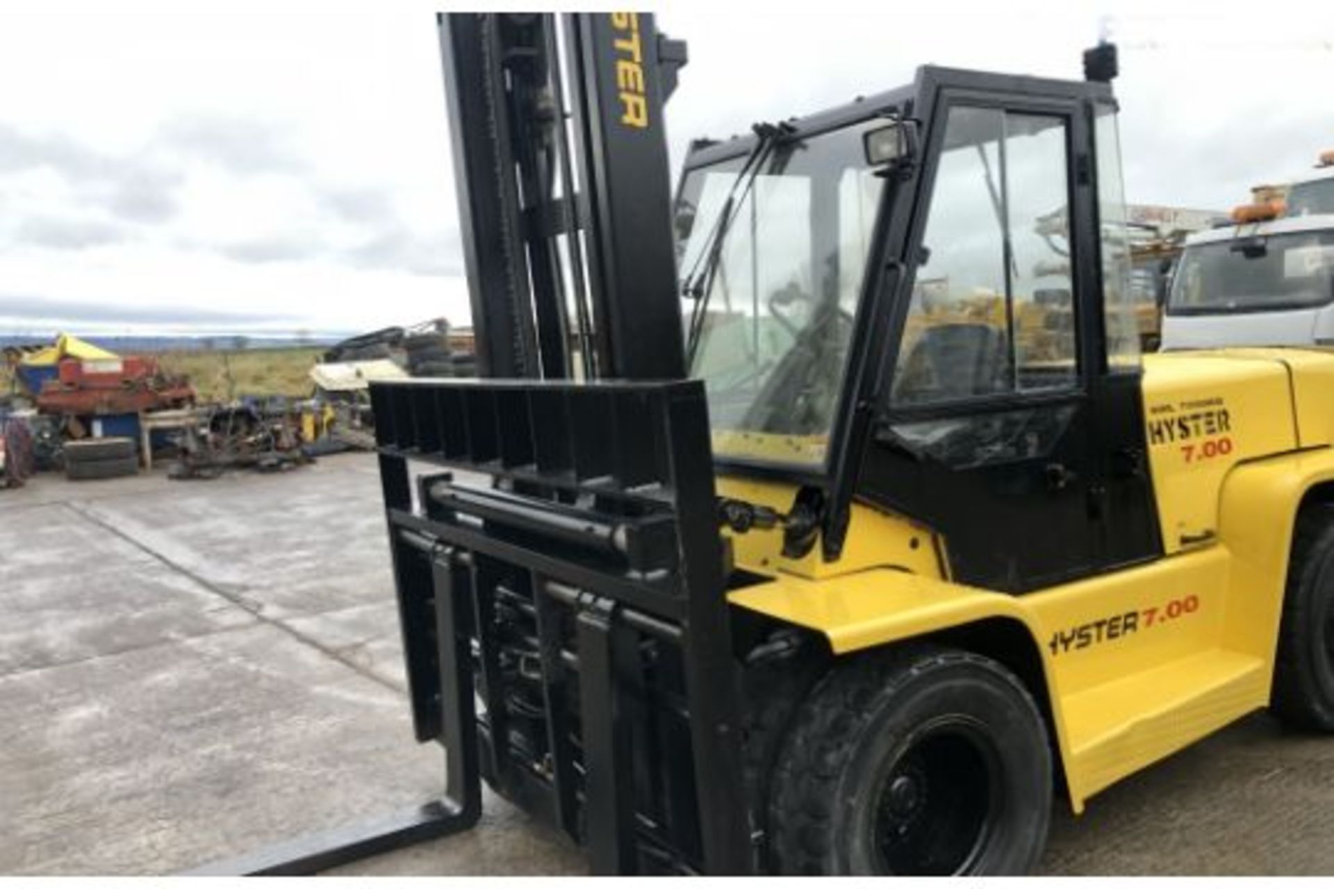 2009 HYSTER H7.00 XL FORKLIFT - Image 2 of 11