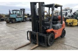 2011 TOYOTA FG 30 FORKLIFT