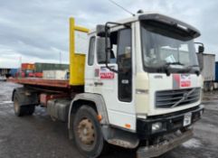 2004 VOLVO FL6.220