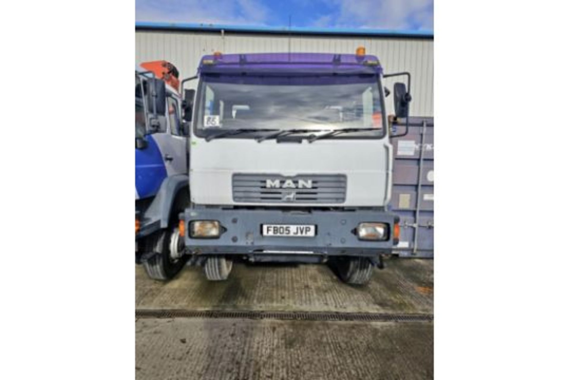 2005 MAN LE18 CRANE TRUCK