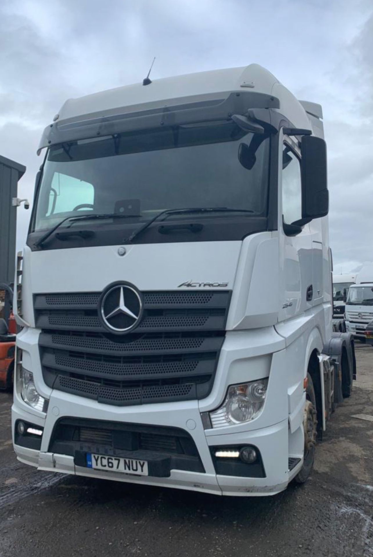 2017 MERCEDES ACTROS - Image 10 of 13