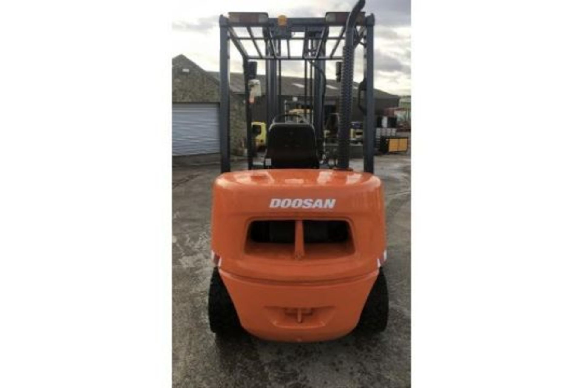 2013 DOOSAN D30S FORKLIFT - Image 8 of 10