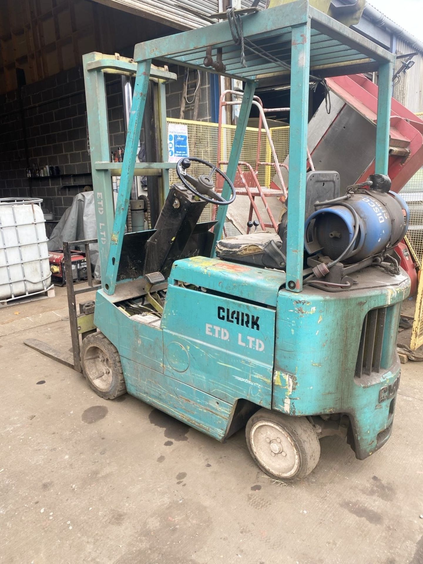 CLARKE FLT DIESEL 2 TONNE FORKLIFT - Image 5 of 5