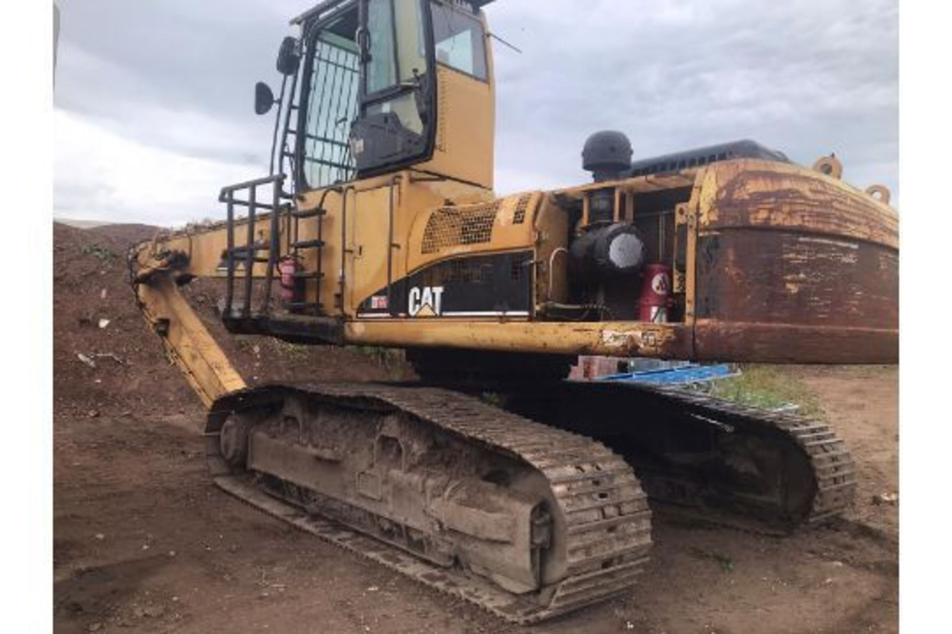 CAT 330C TRACKED SCRAP HANDLER