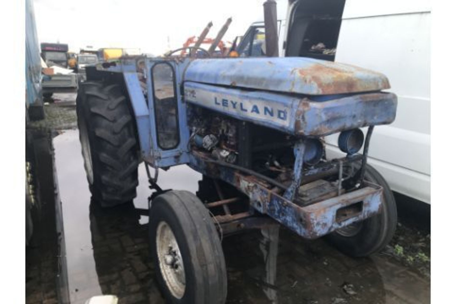 272 LAYLAND TRACTOR