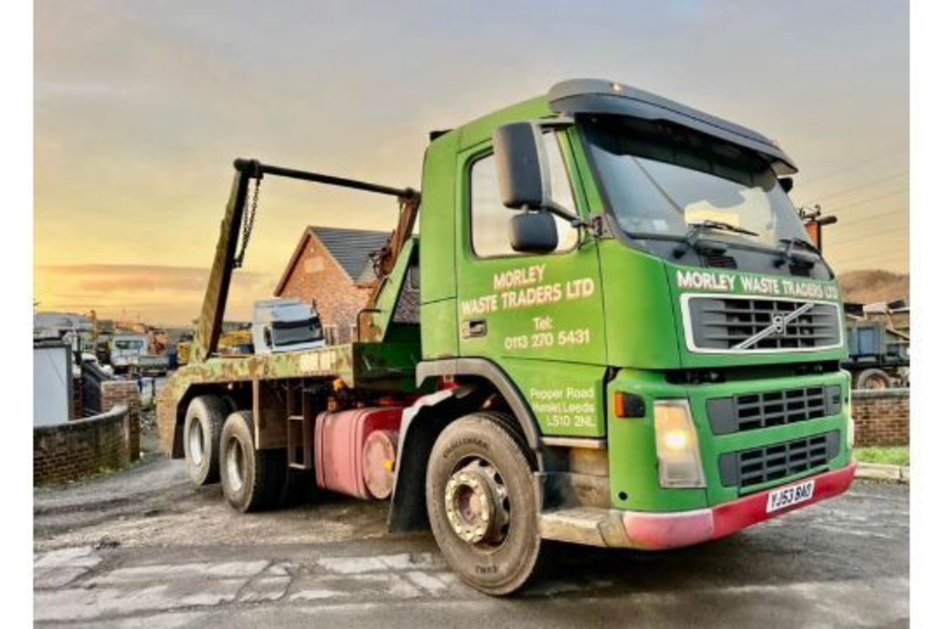 2003 VOLVO FM SKIP LOADER - Image 2 of 8