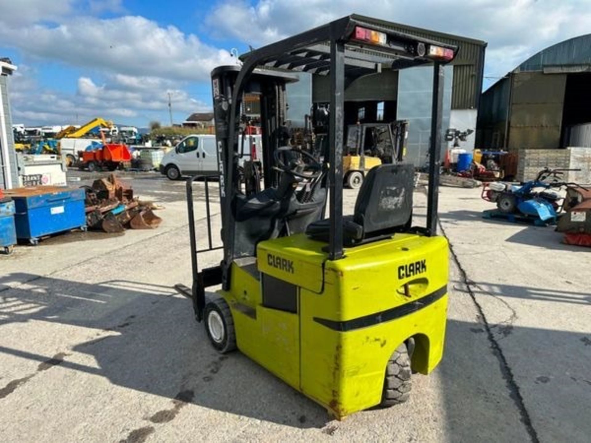 2007 CLARK 1.5 TON ELECTRIC FORKLIFT - Image 10 of 17