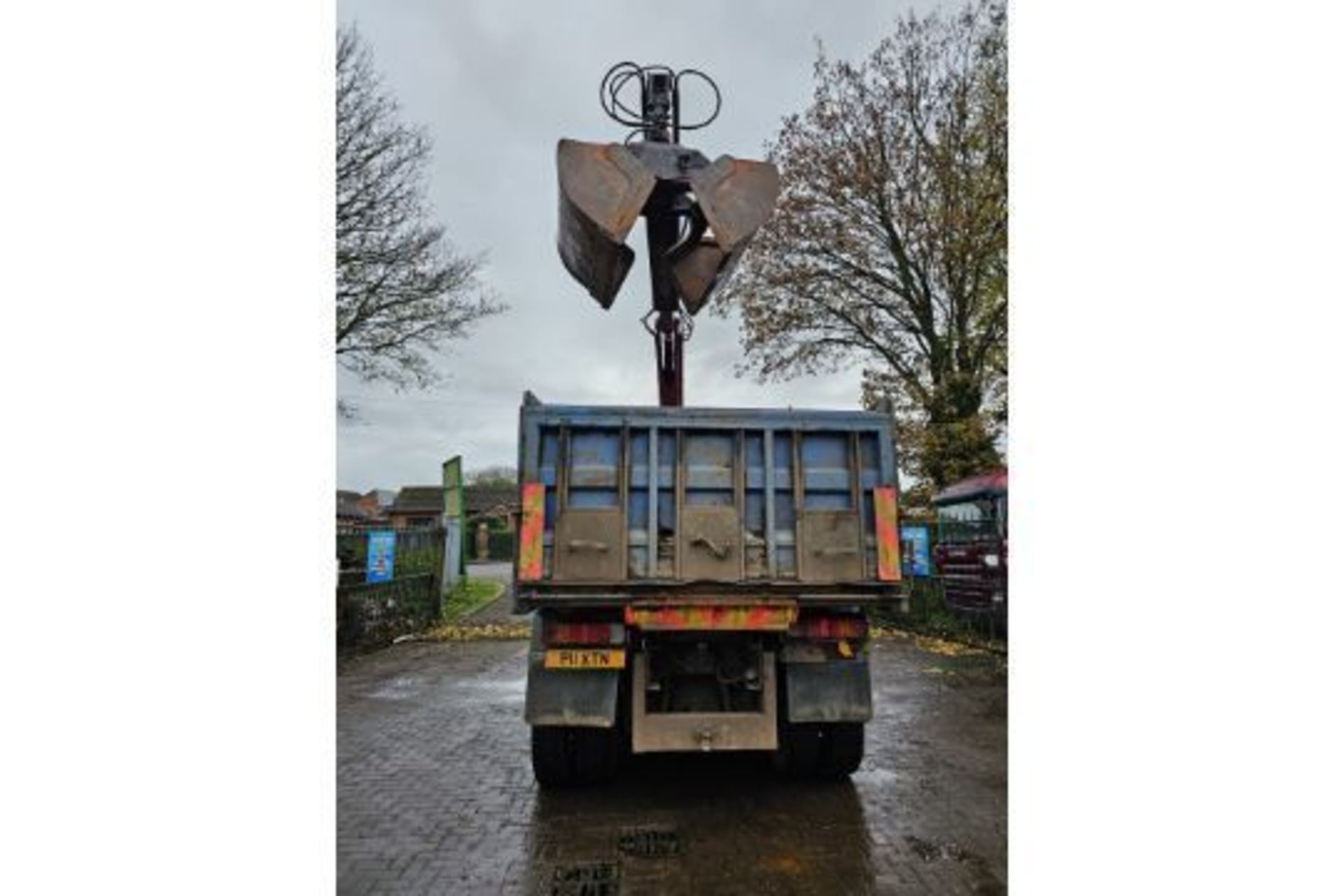 2003 SCANIA P SERIES TIPPER GRAB TRUCK - Image 15 of 16