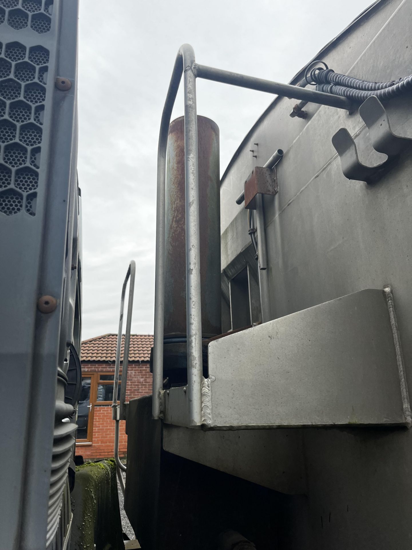 MAN ALUMINIUM BULK TIPPER TRUCK - Image 10 of 22