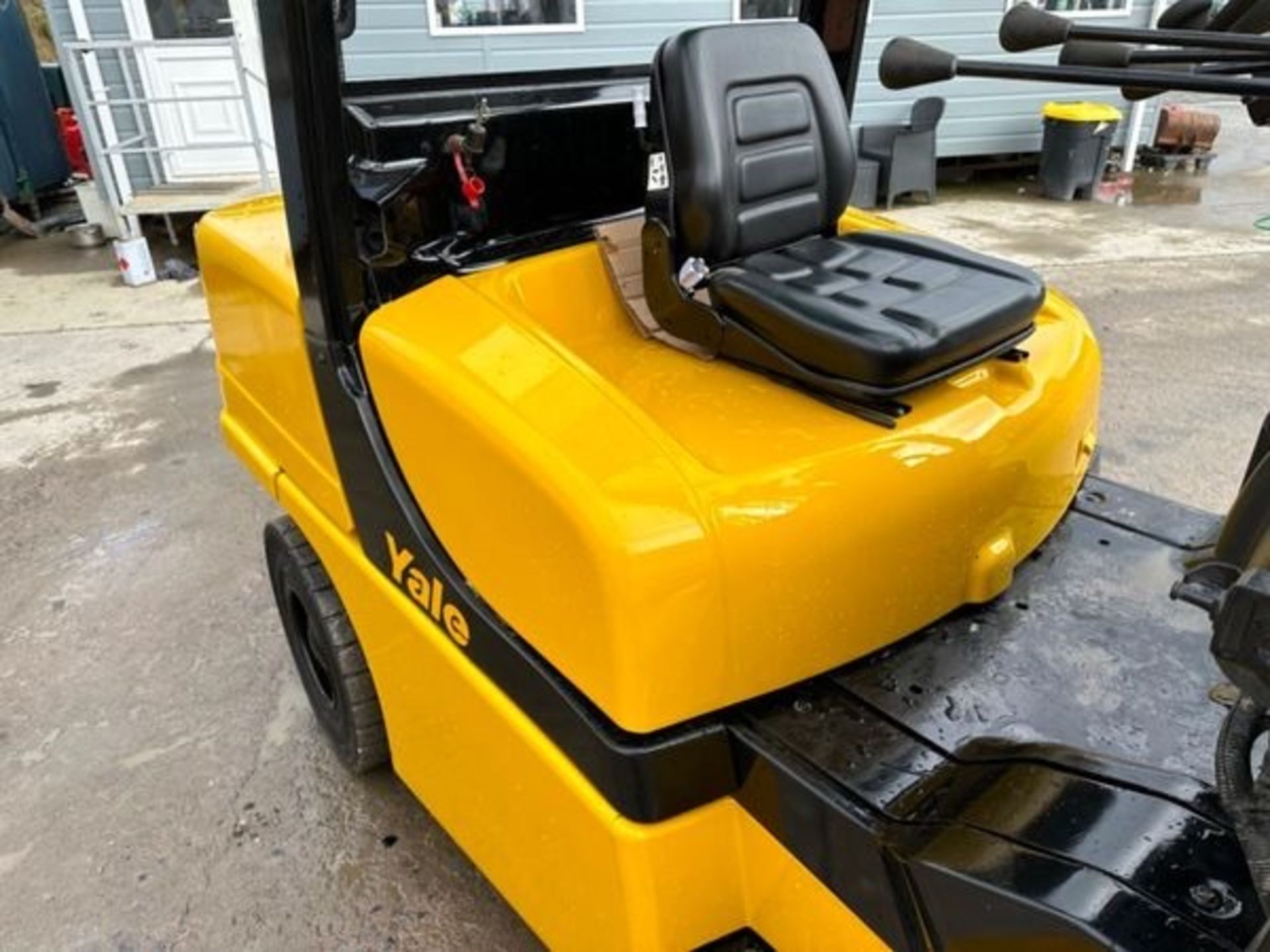 2006 YALE 4 TON DIESEL FORKLIFT - Image 8 of 16