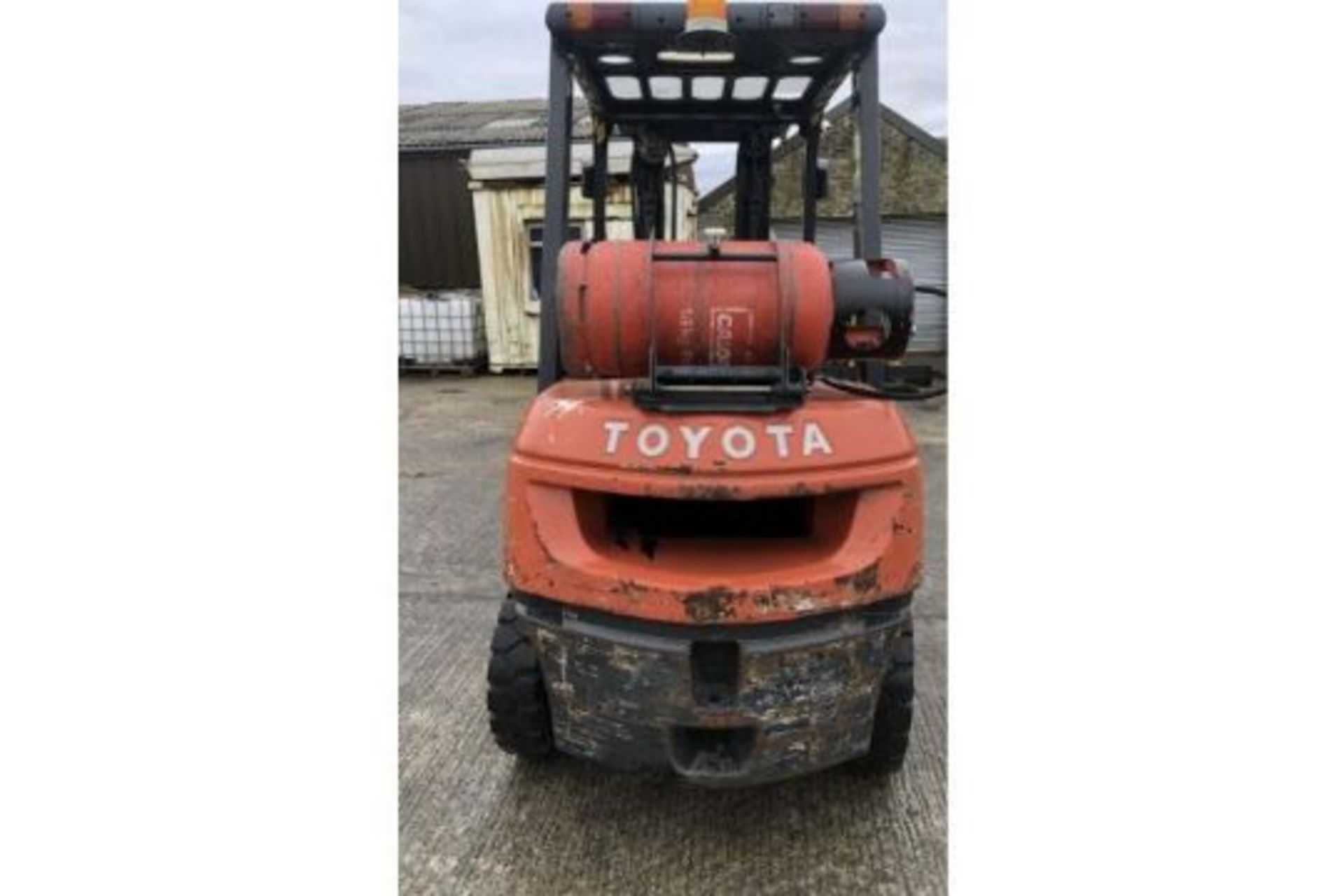 2011 TOYOTA FG 30 FORKLIFT - Image 12 of 12