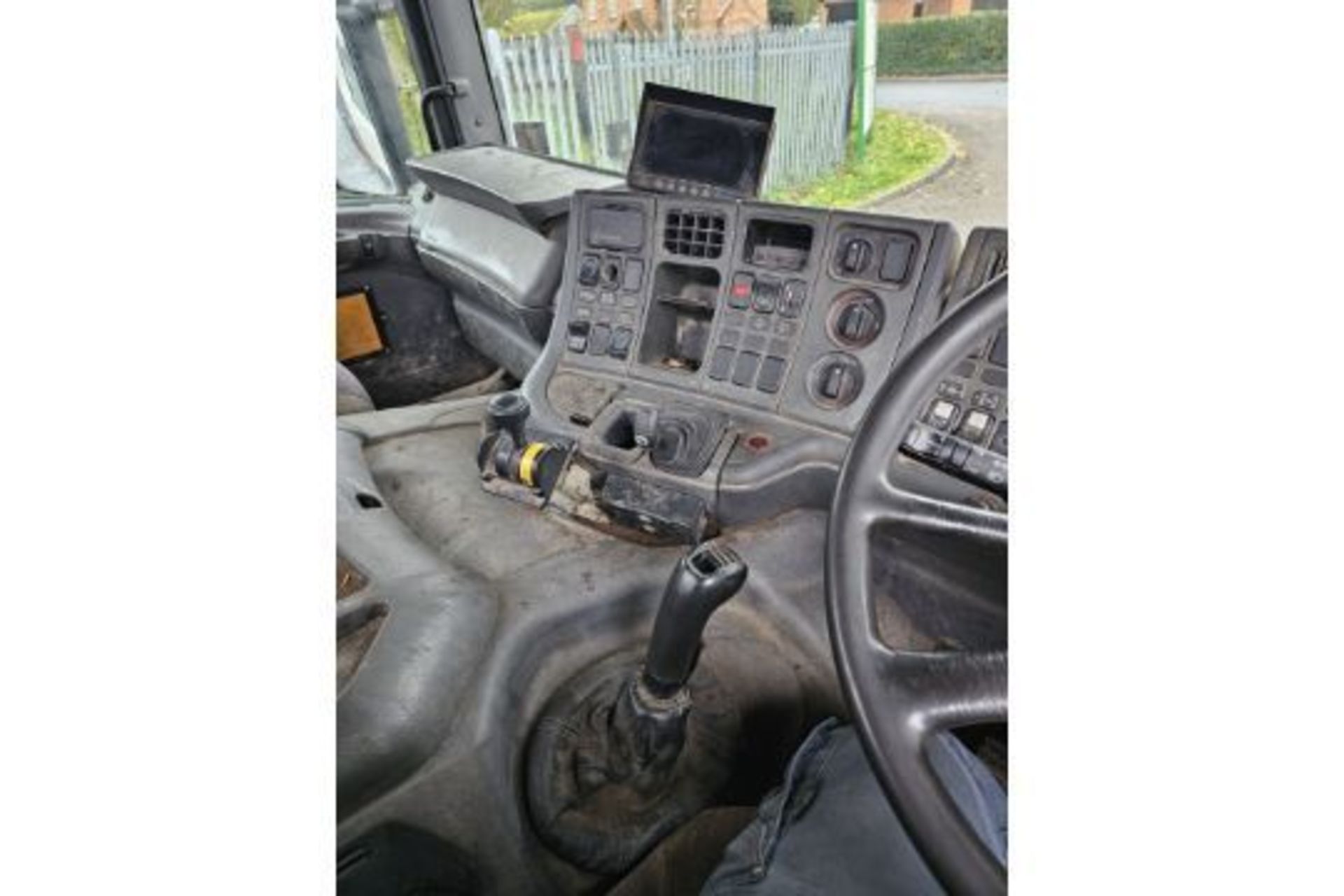 2003 SCANIA P SERIES TIPPER GRAB TRUCK - Image 10 of 16