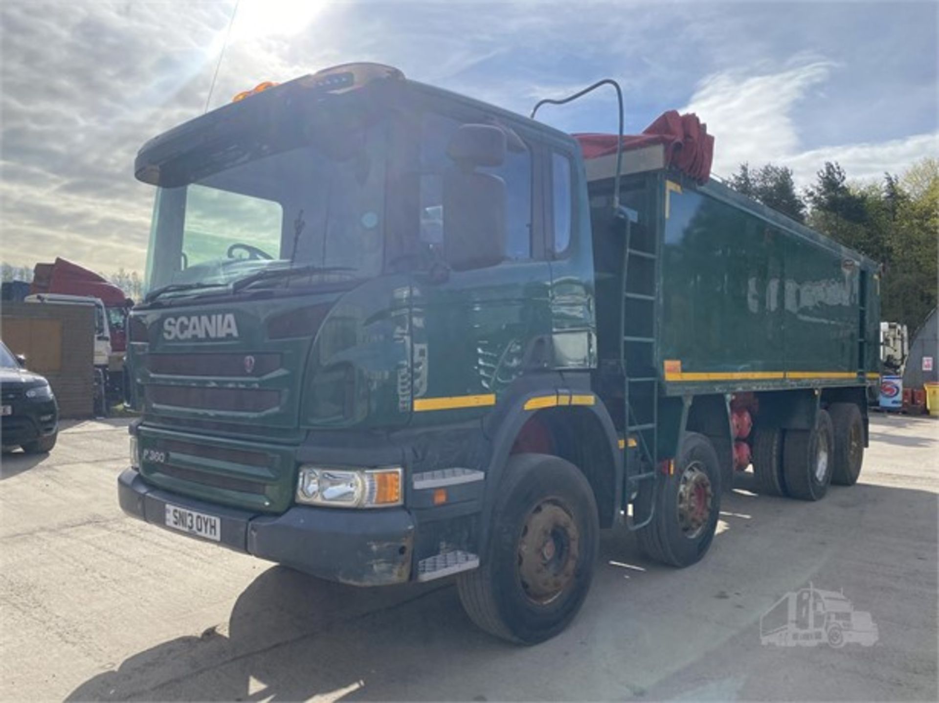SCANIA P360 TIPPER TRUCK - Image 14 of 17