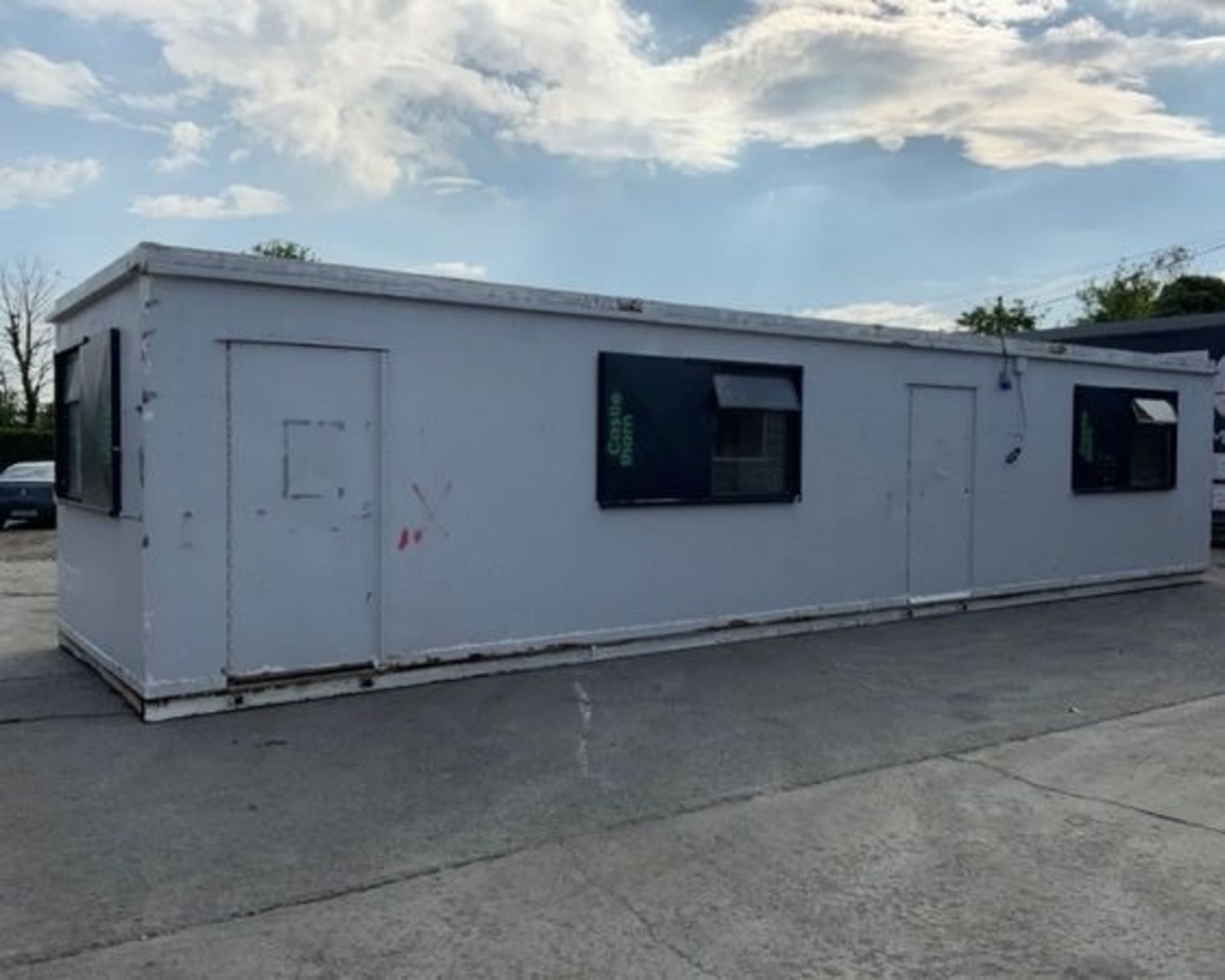 40ft x 10ft CONTAINERISED OFFICE / CHANGING ROOM. - Image 2 of 12