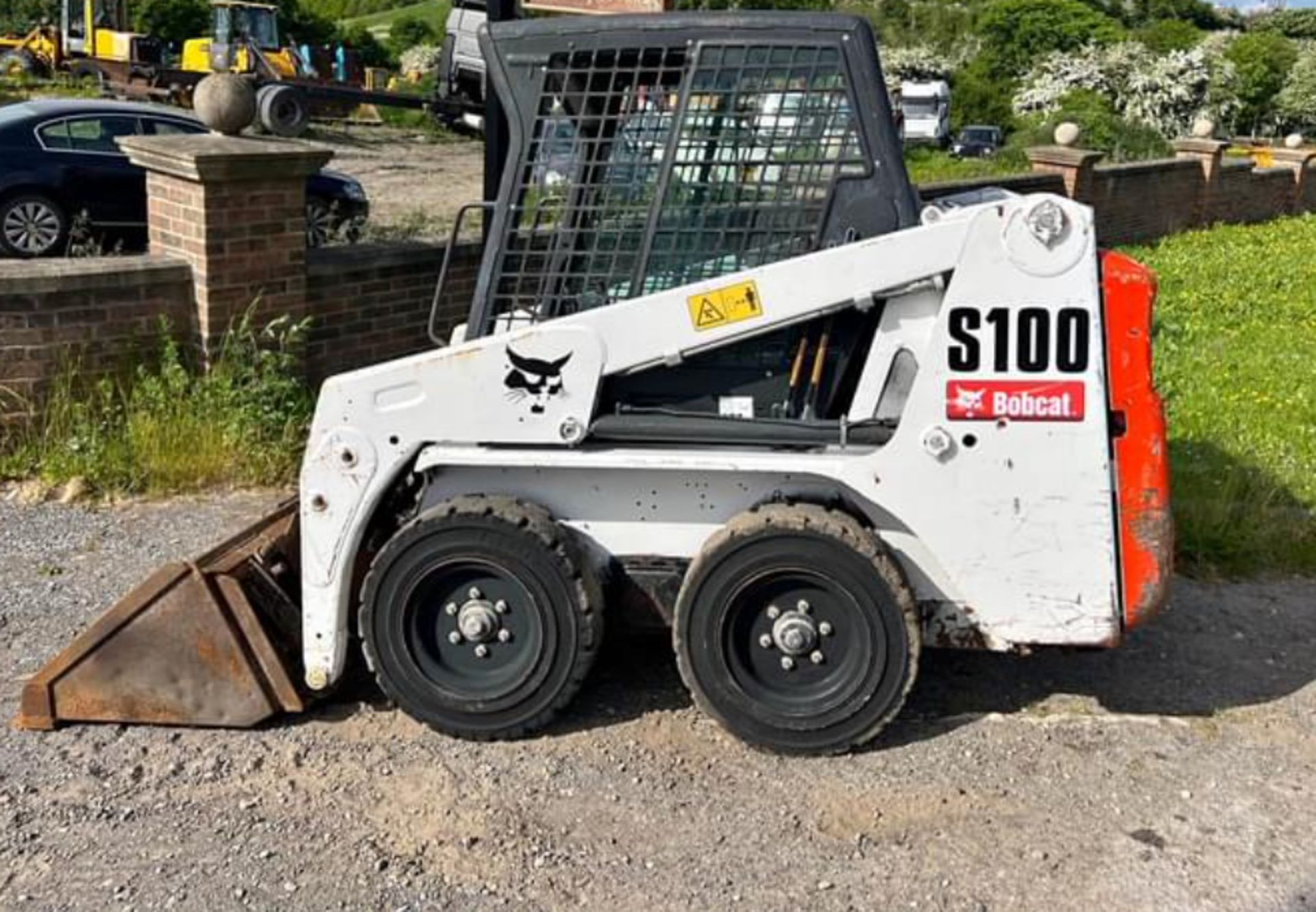 BOBCAT S100 SKID STEER - Image 4 of 8