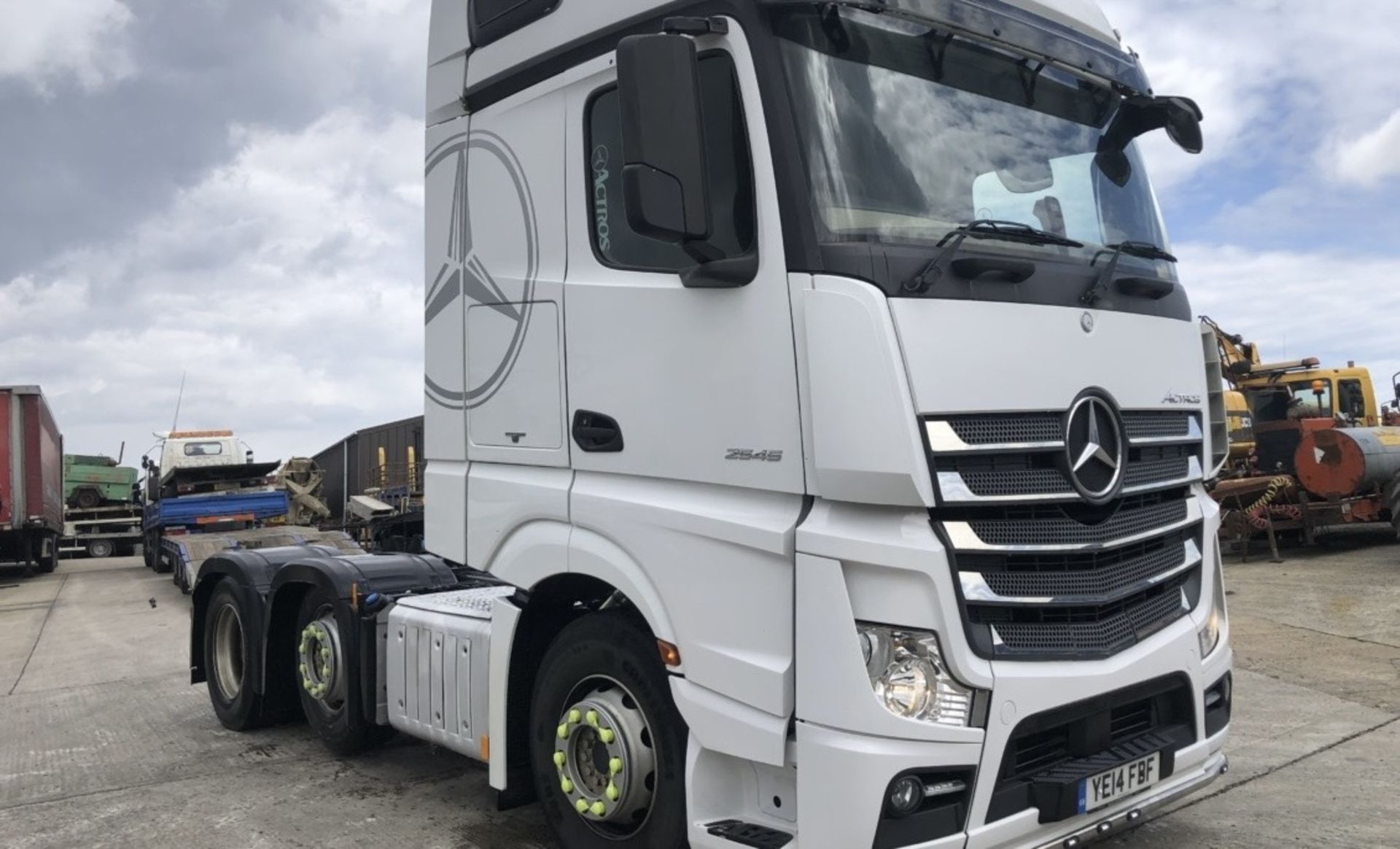 MERCEDES ACTROS 2545 3 AXLE TRACTOR UNIT - Image 2 of 8