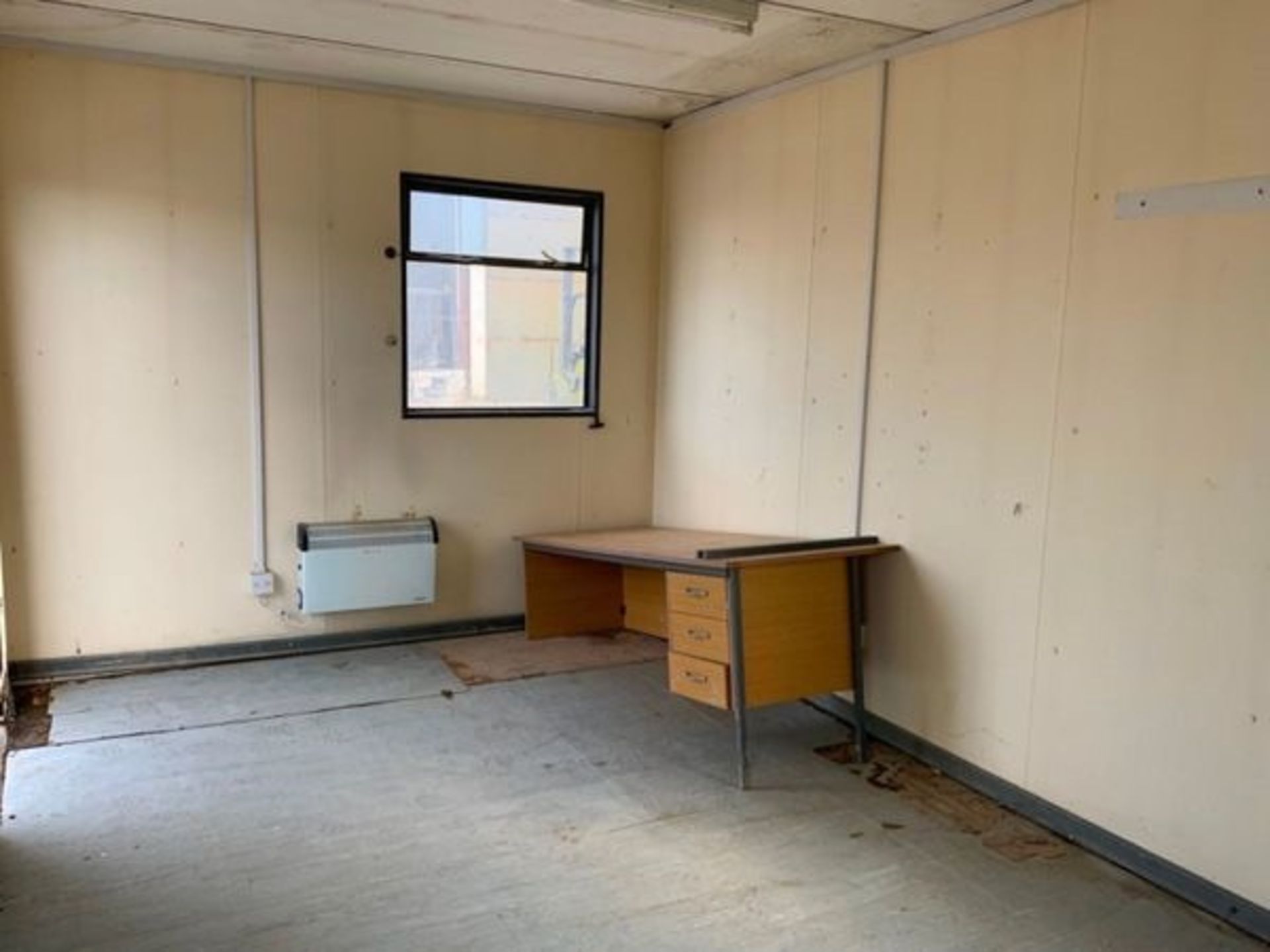 40ft x 10ft CONTAINERISED OFFICE / CHANGING ROOM. - Image 12 of 12