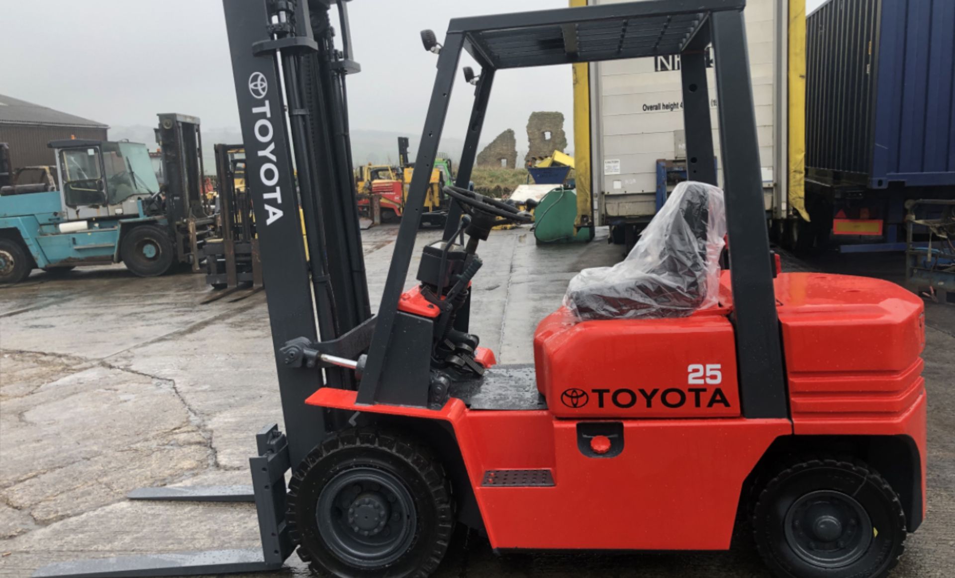 2004 TOYOTA FD 25 FORKLIFT