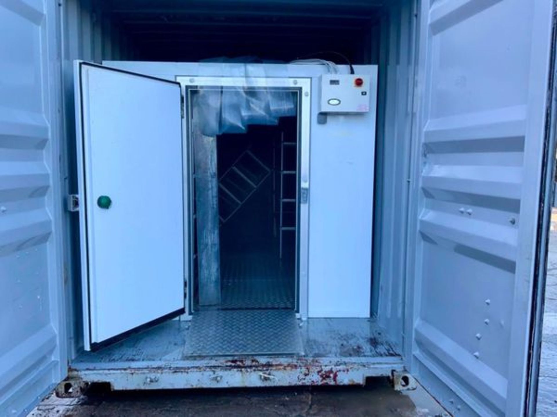 A CONTAINERISED COLD STORE - Image 9 of 11