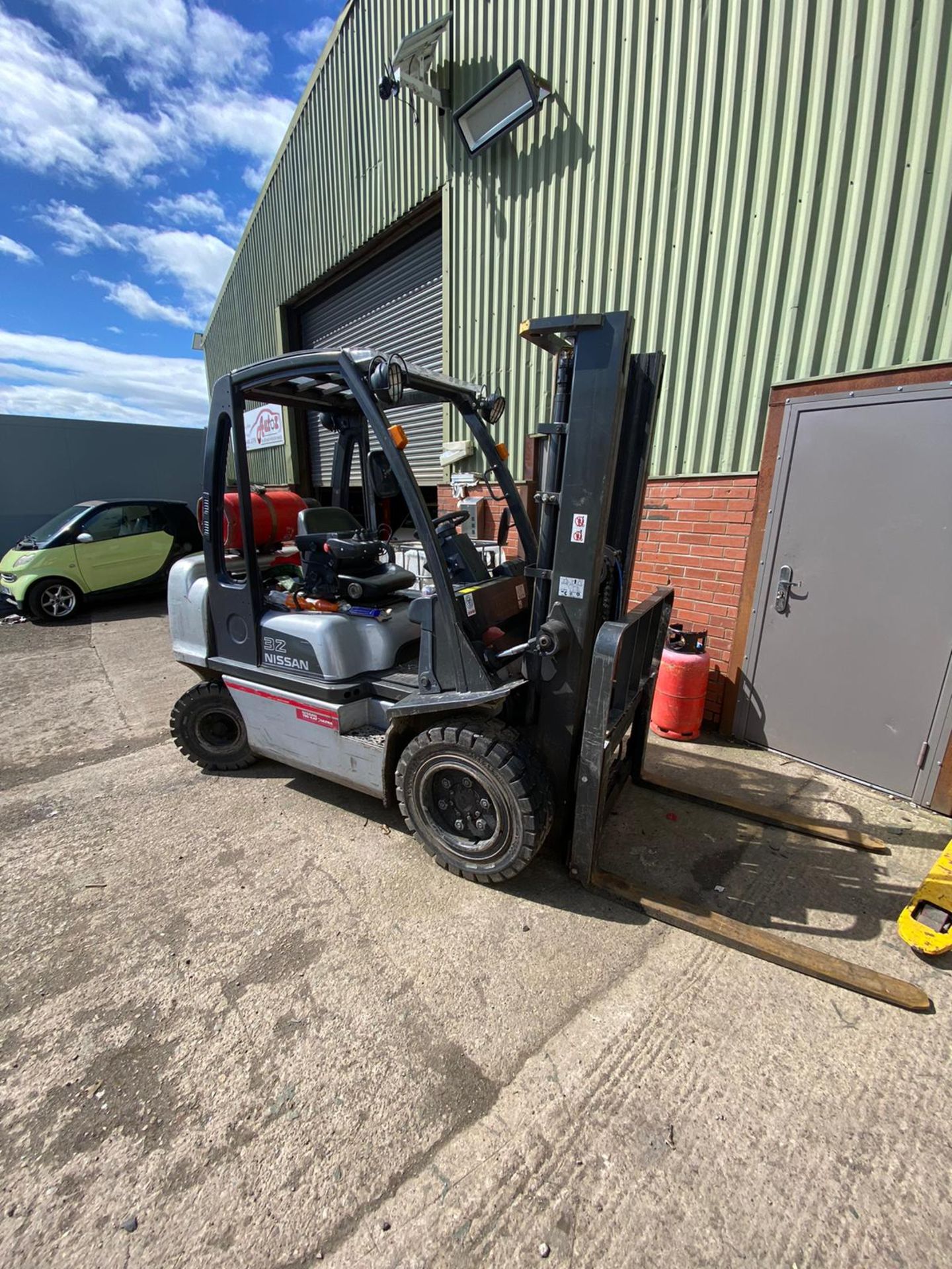 NISSAN 3.2 FORKLIFT