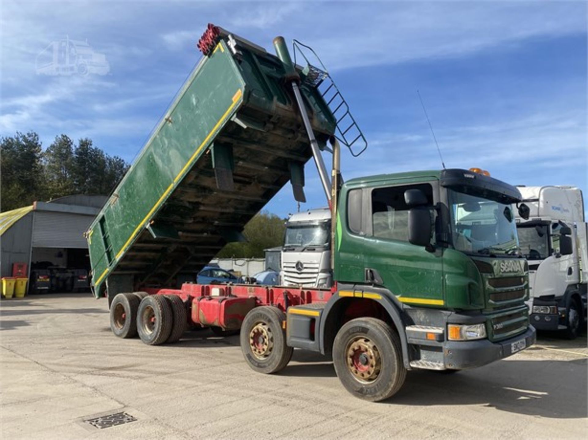 SCANIA P360 TIPPER TRUCK