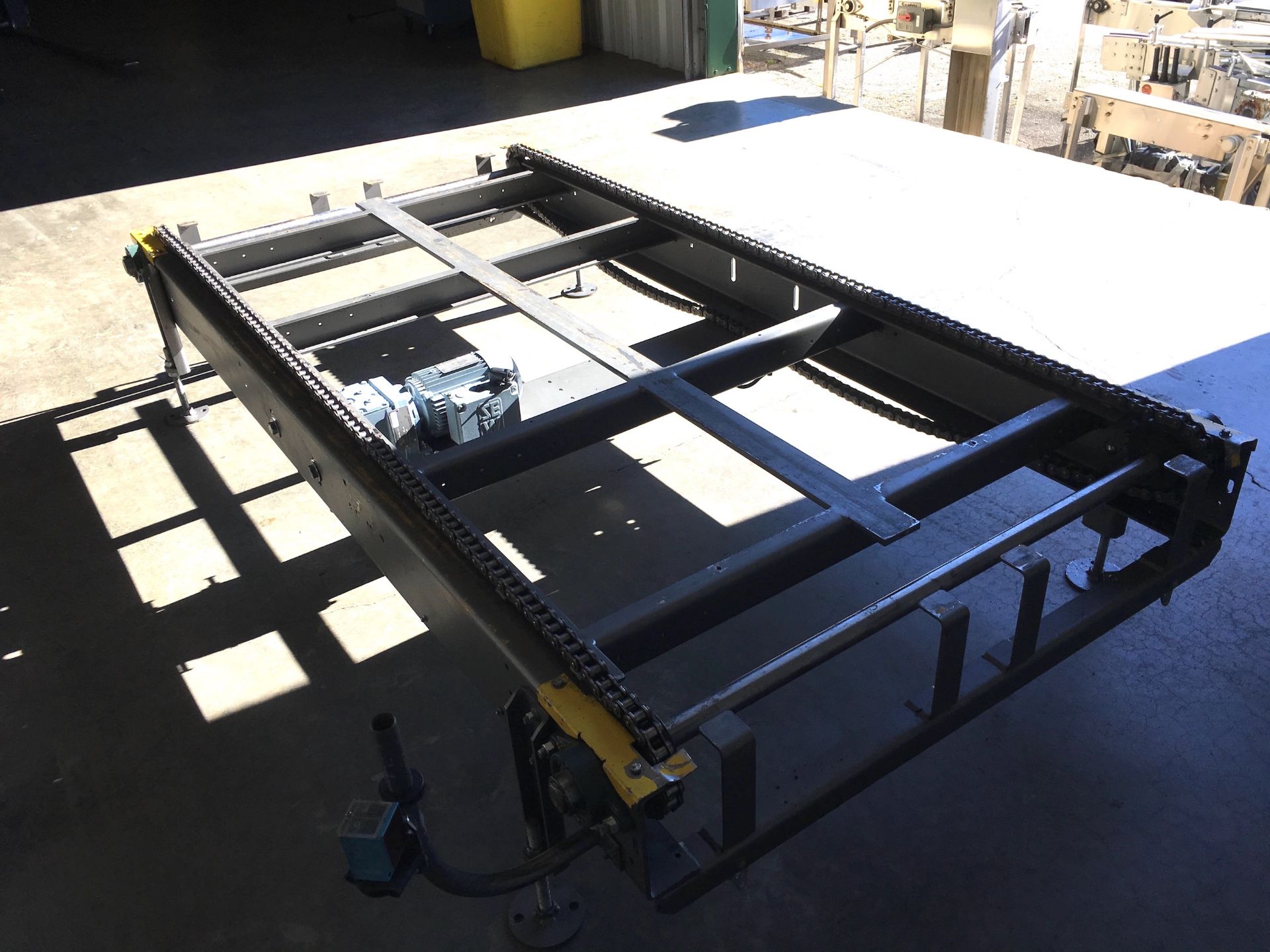 Priority One Chain Pallet Conveyor - Image 6 of 6