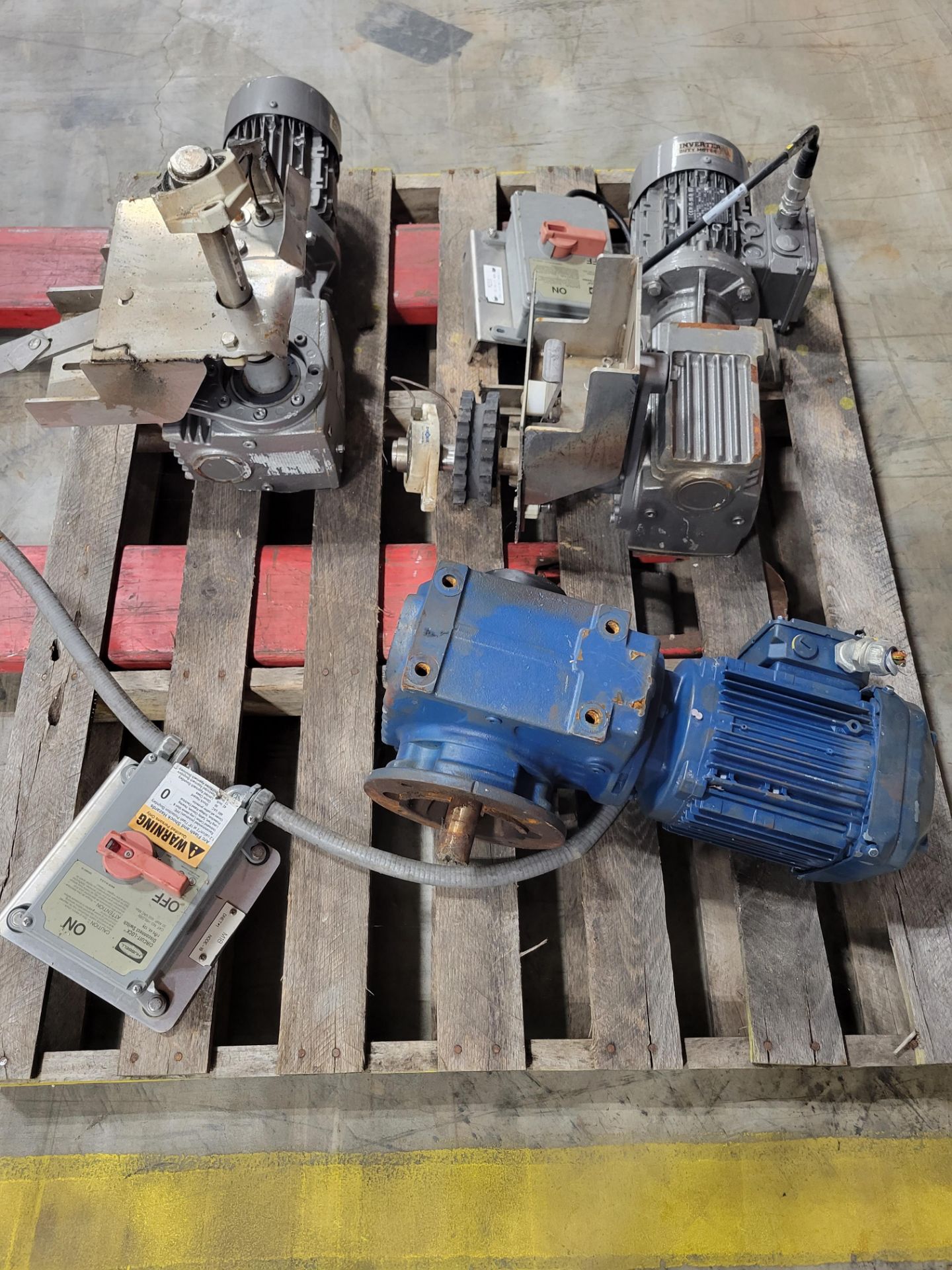 Pallet of Motors - Image 3 of 10