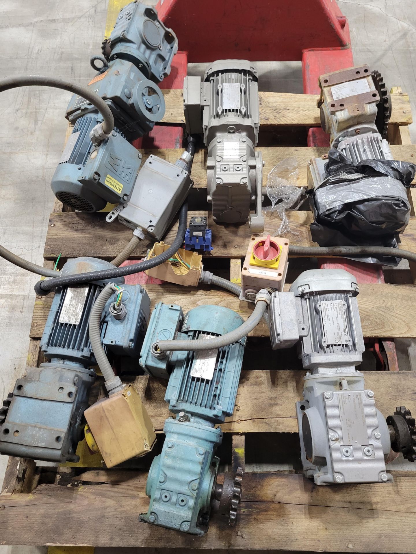 Pallet of Motors - Image 3 of 10