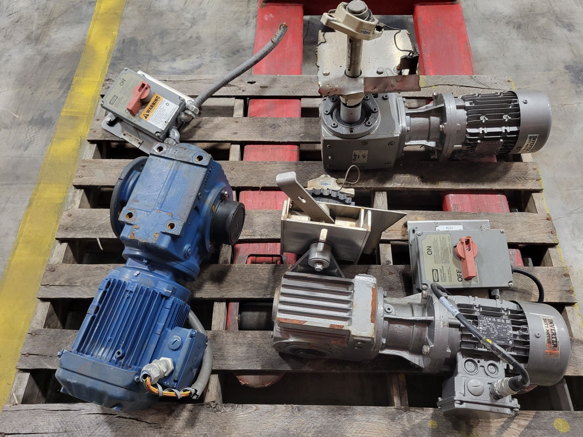 Pallet of Motors - Image 5 of 10