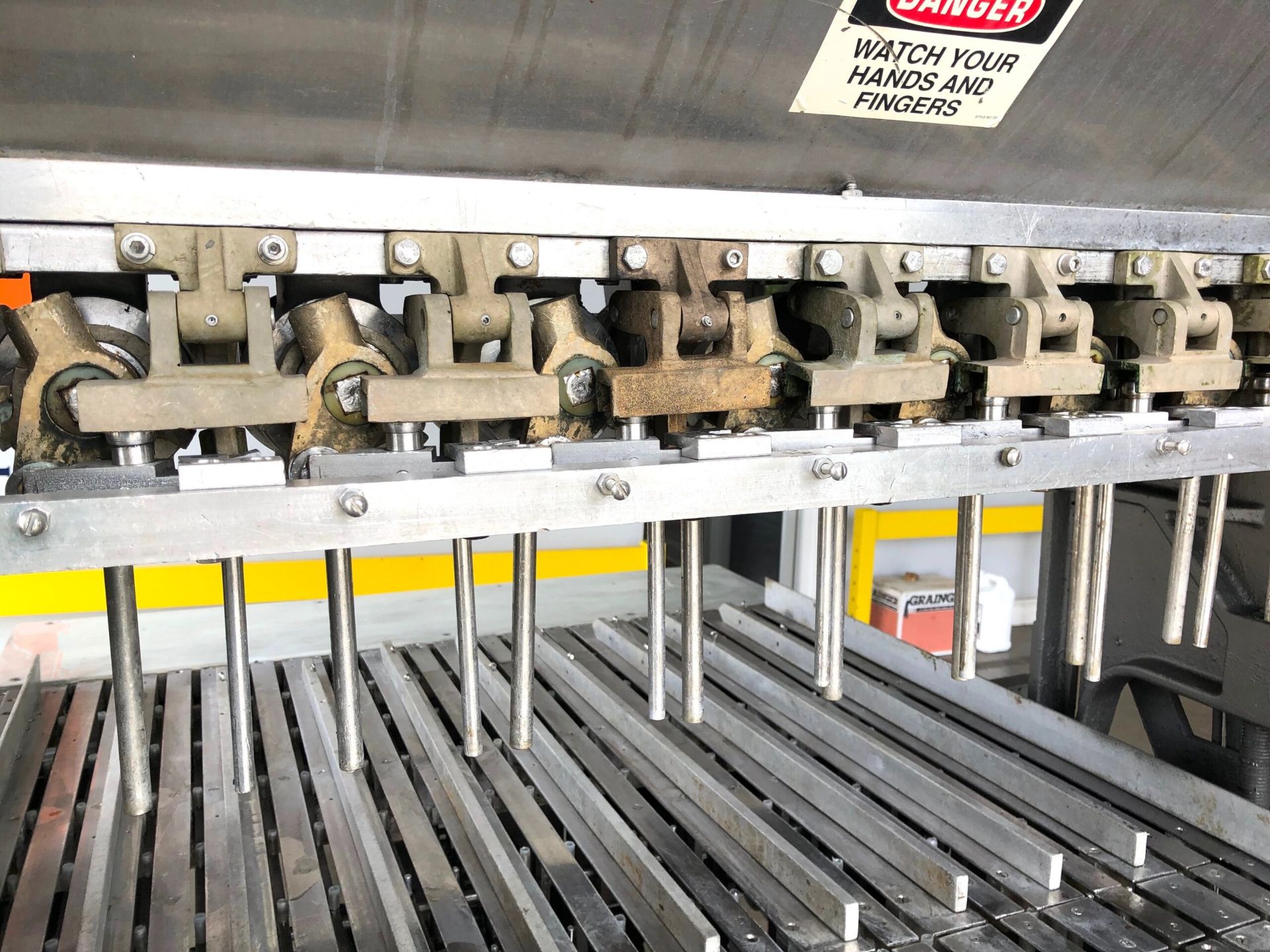 Geyer 10 Head Double Stroke Piston Filler - Image 10 of 13