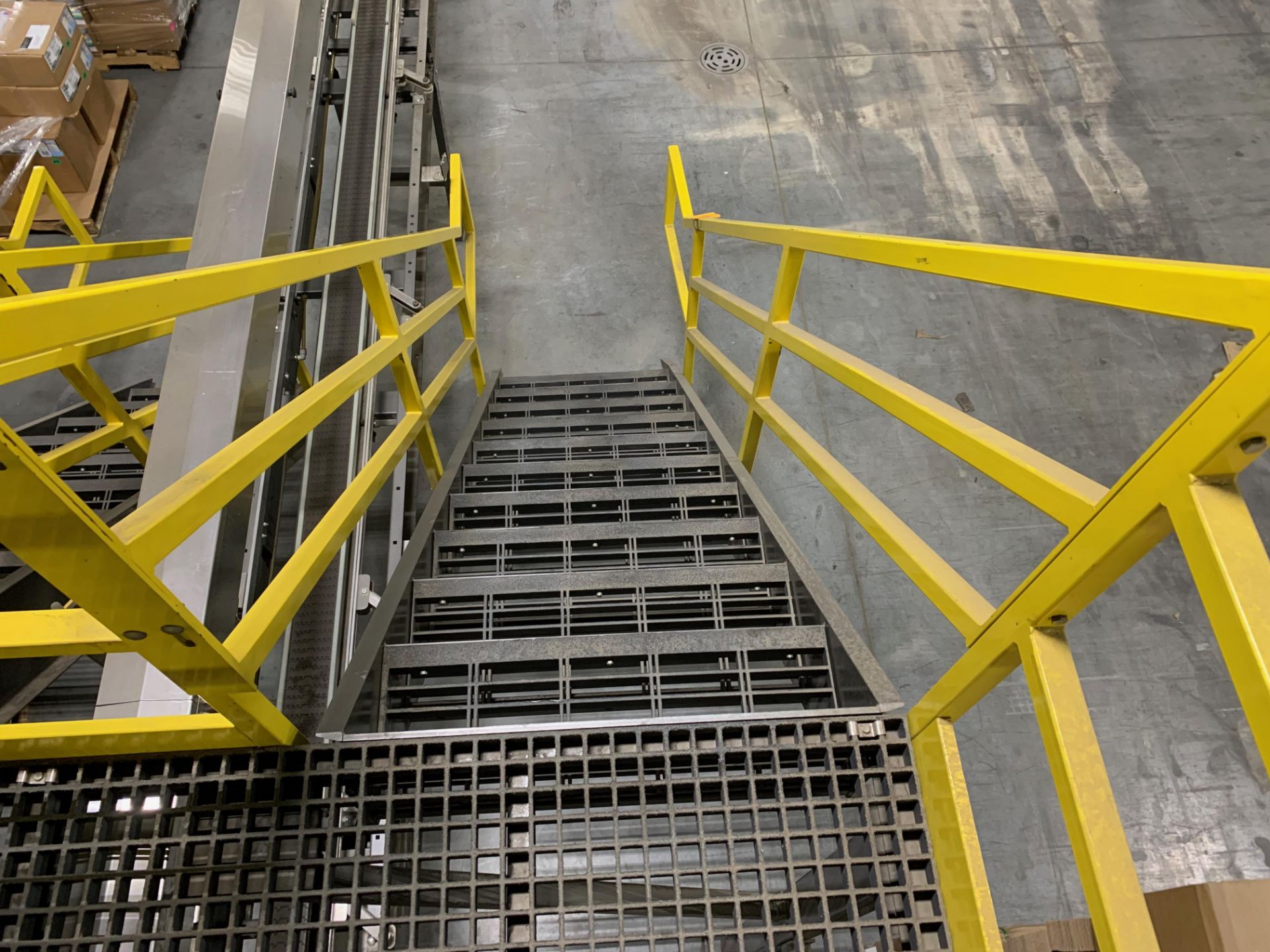 Operator Crossover Stairs - Image 3 of 3