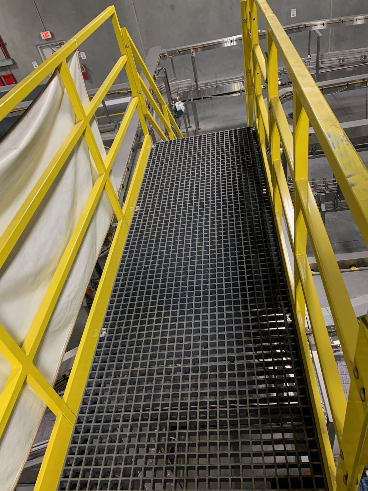 Operator Crossover Stairs - Image 5 of 6