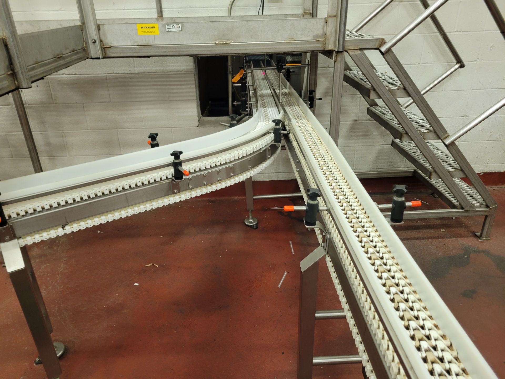 Geyssel Straw Applicator with Pass Through Conveyor - Image 16 of 18