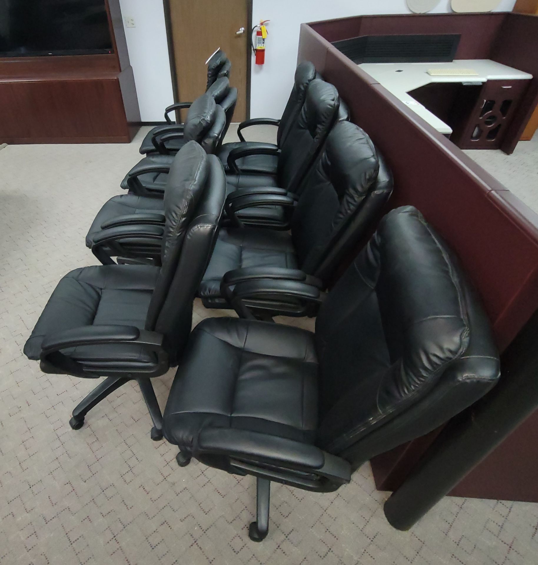 LOT - (8) PLUSH LEATHER HIGH BACK CONFERENCE ROOM CHAIRS W/ PNEUMATIC SEAT ADJUSTMENT - Image 2 of 2