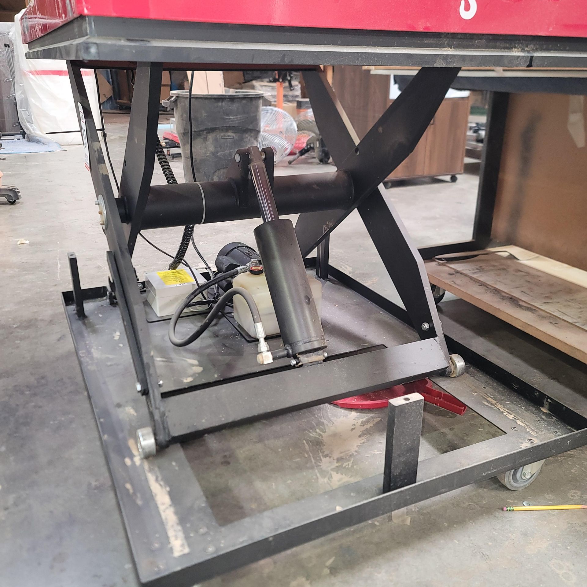 SCISSOR LIFT TABLE, 4' X 3', 2,000 LB CAPACITY, ON CASTERS - Image 4 of 4