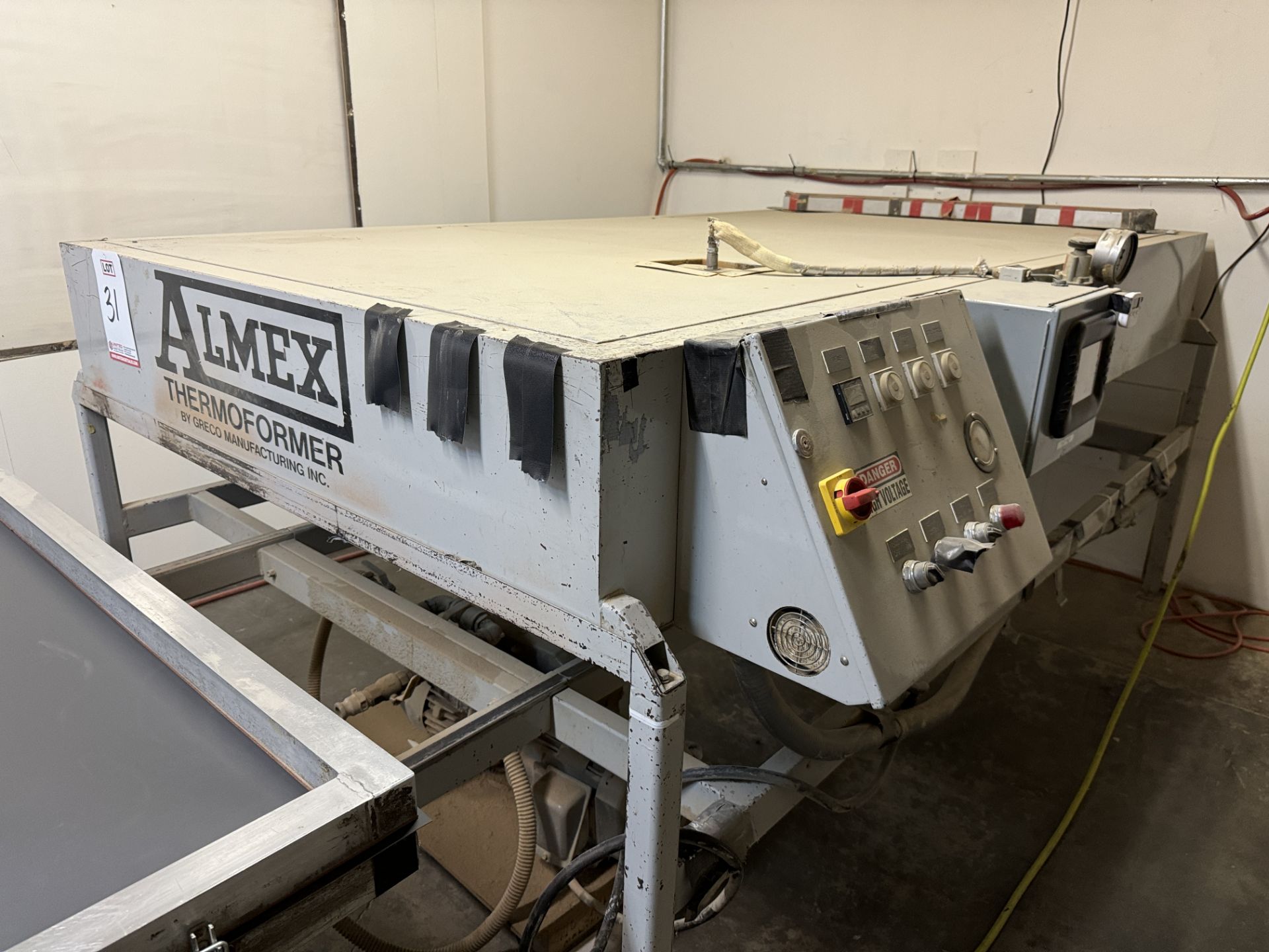 ALMEX THERMOFORMER VACUUM PRESS, 52" X 107" AIR TABLE - Image 4 of 20