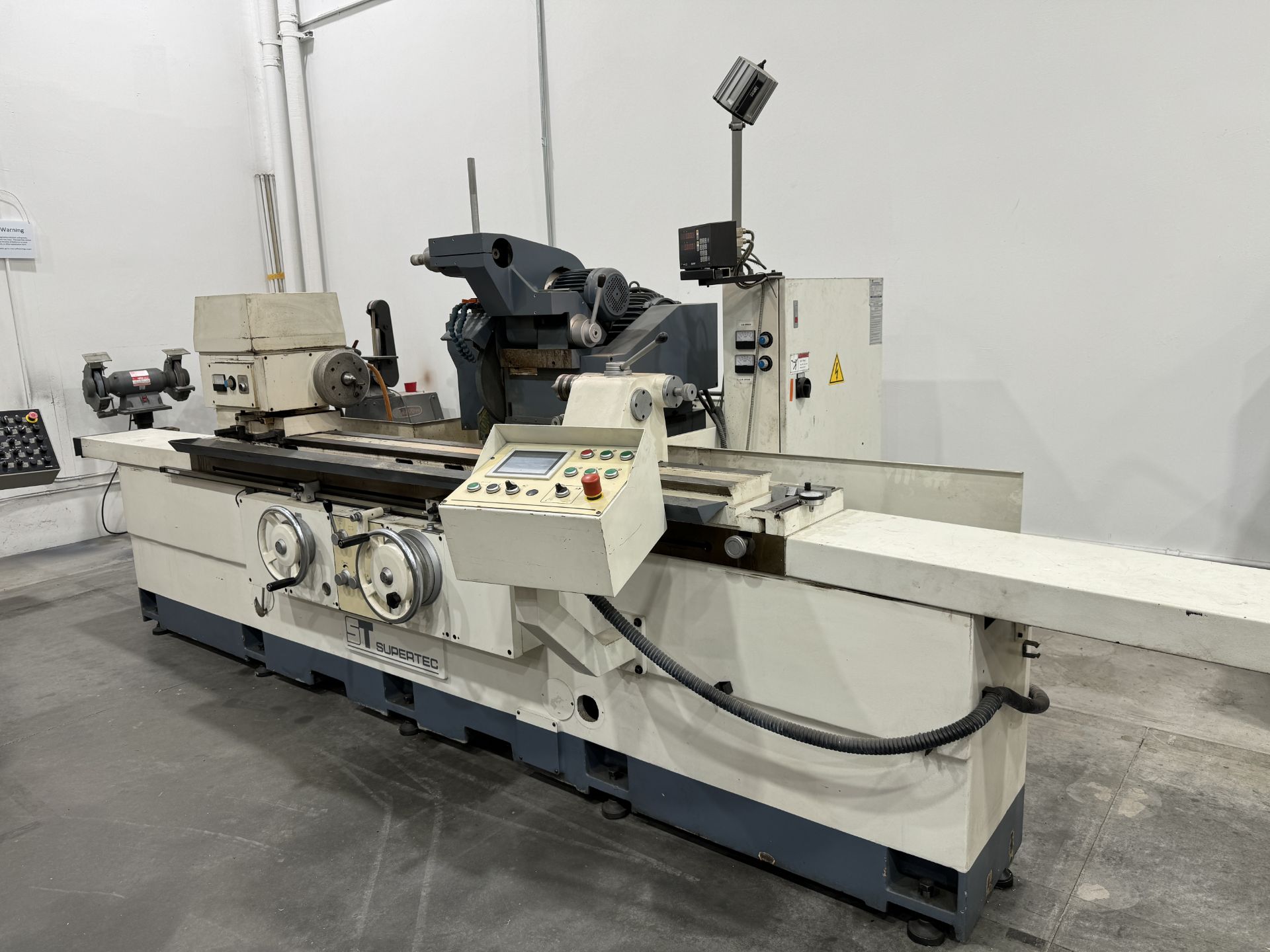 2002 SUPERTEC UNIVERSAL CYLINDRICAL GRINDER, MODEL G38P-150CII, 13.75 HP, 230V, 3-PHASE, SWING: 15", - Bild 15 aus 26