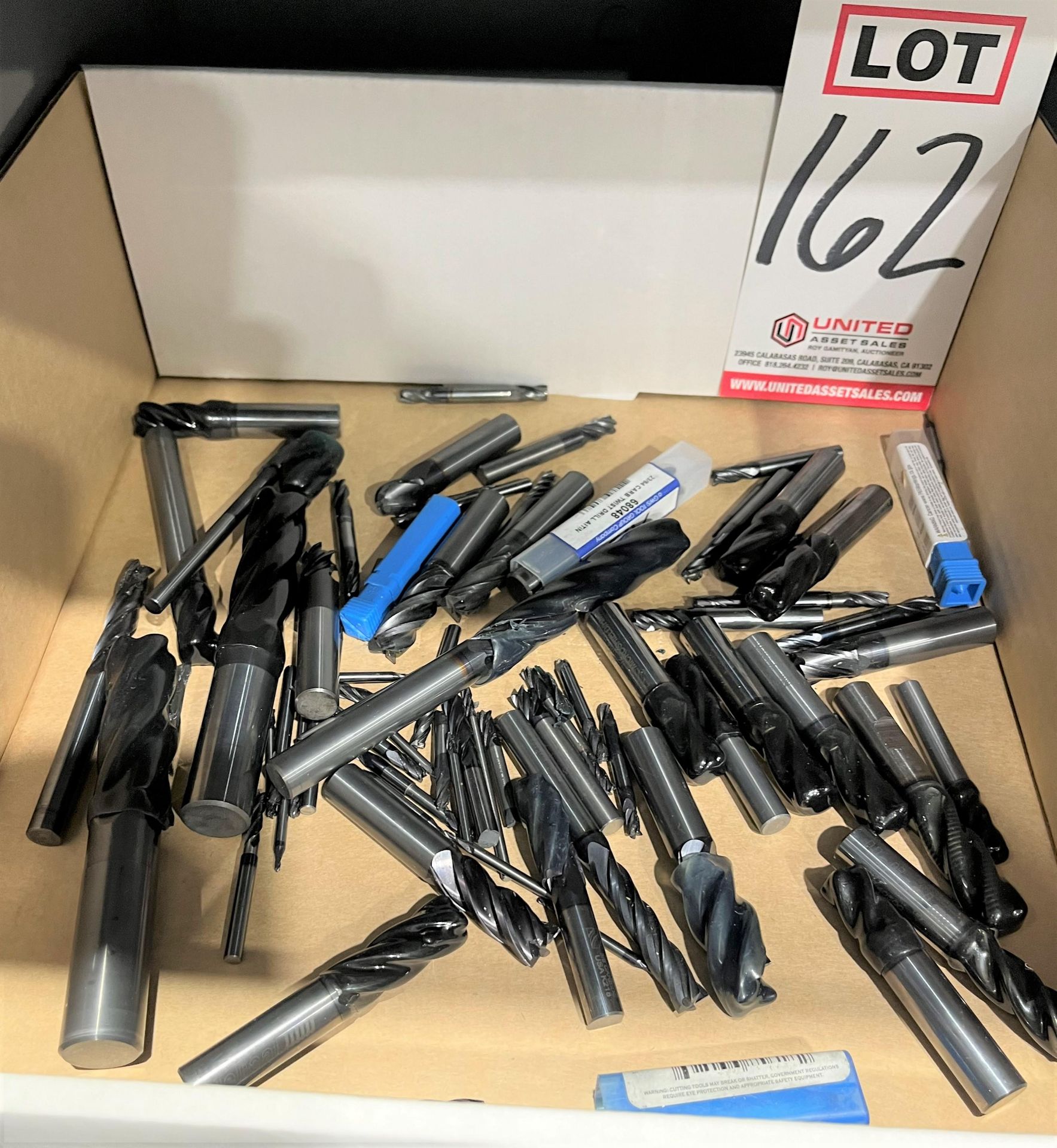 LOT - CARBIDE END MILLS