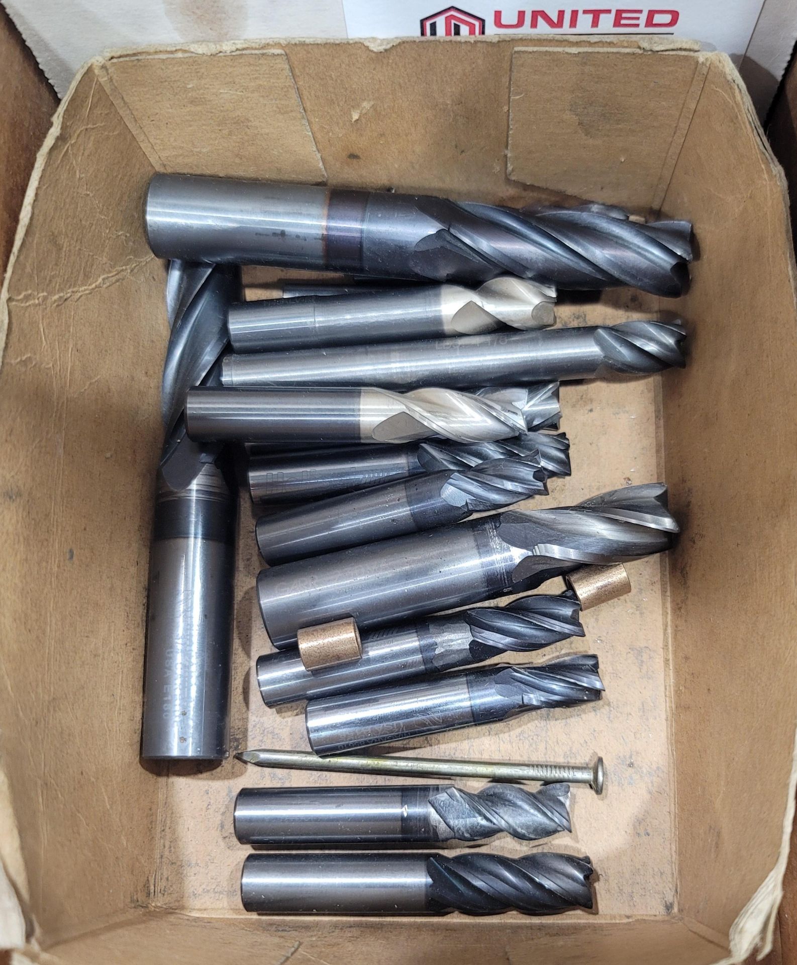 LOT - CARBIDE END MILLS