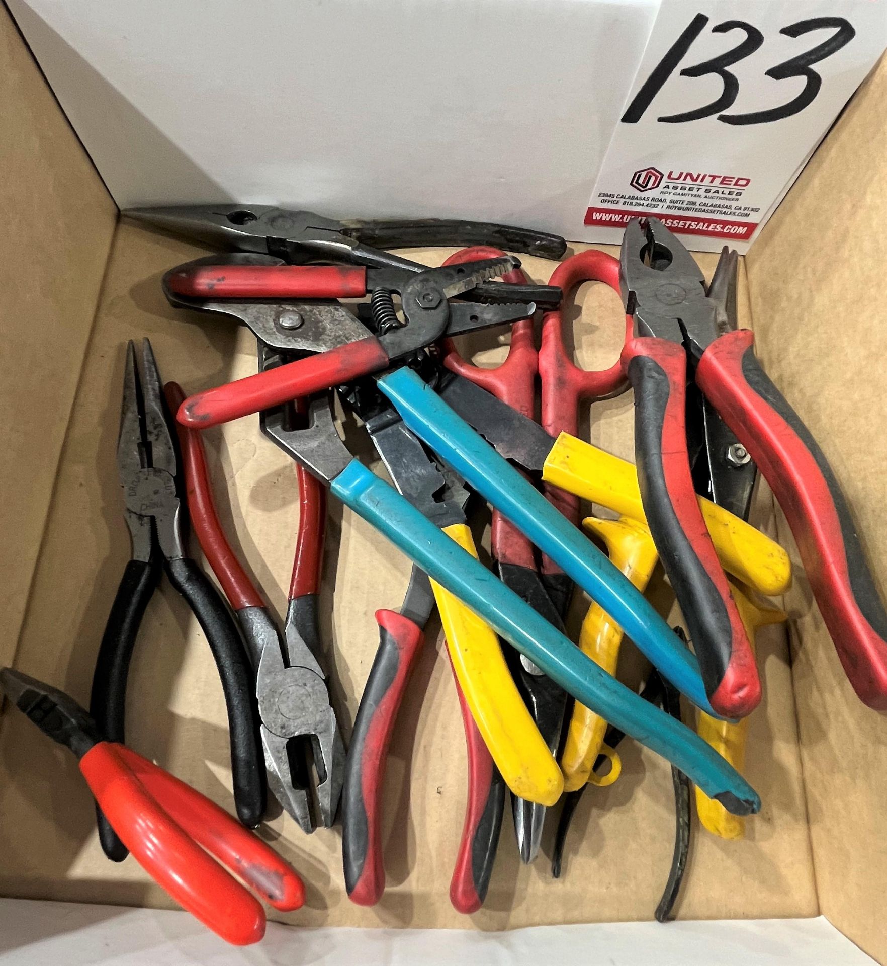 LOT - PLIERS AND CUTTERS