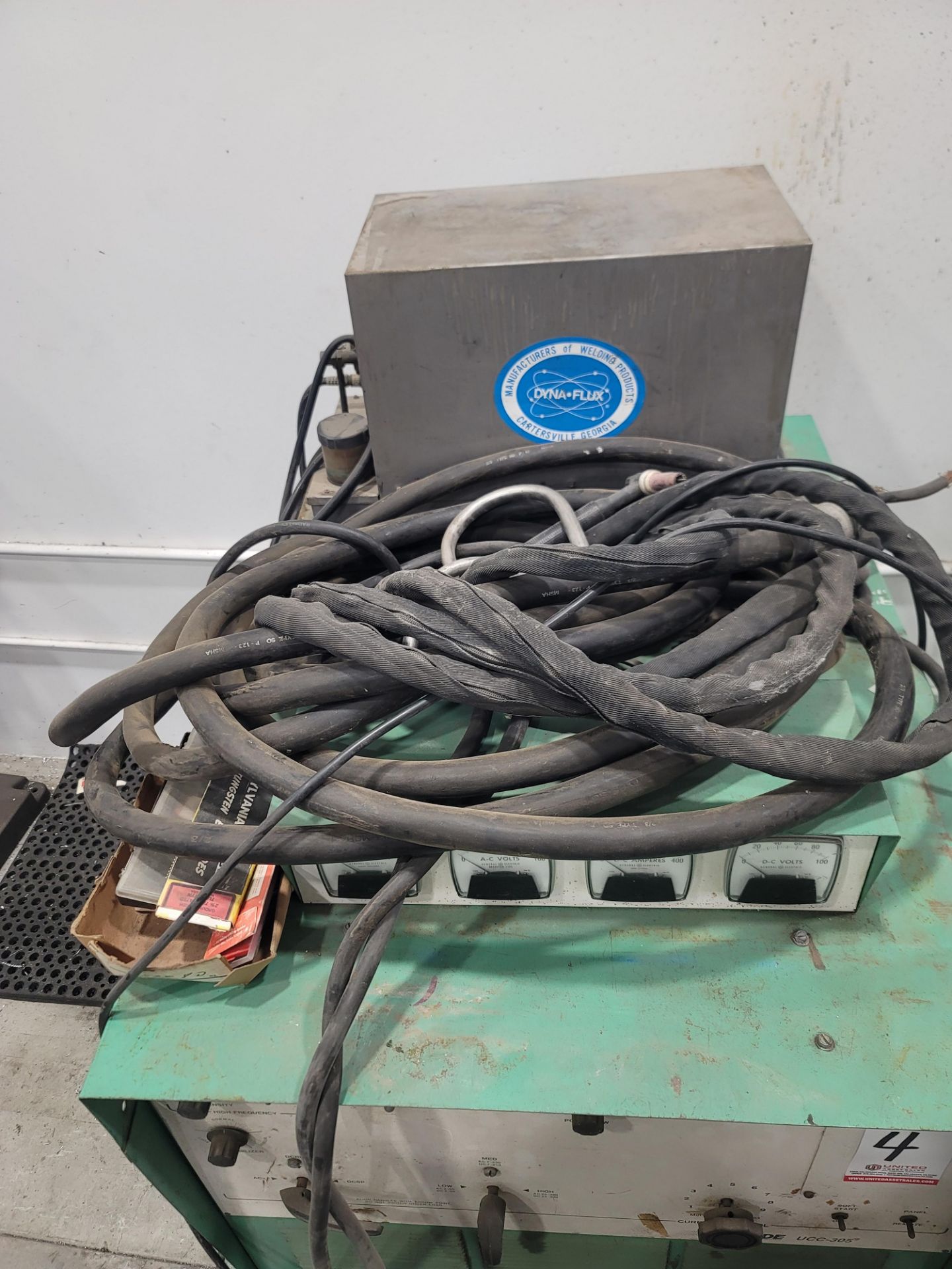 LINDE UCC-305 AC DC TIG/STICK 300 AMP WELDING POWER SOURCE, P/N 673425, S/N C84A-41830 - Image 3 of 5