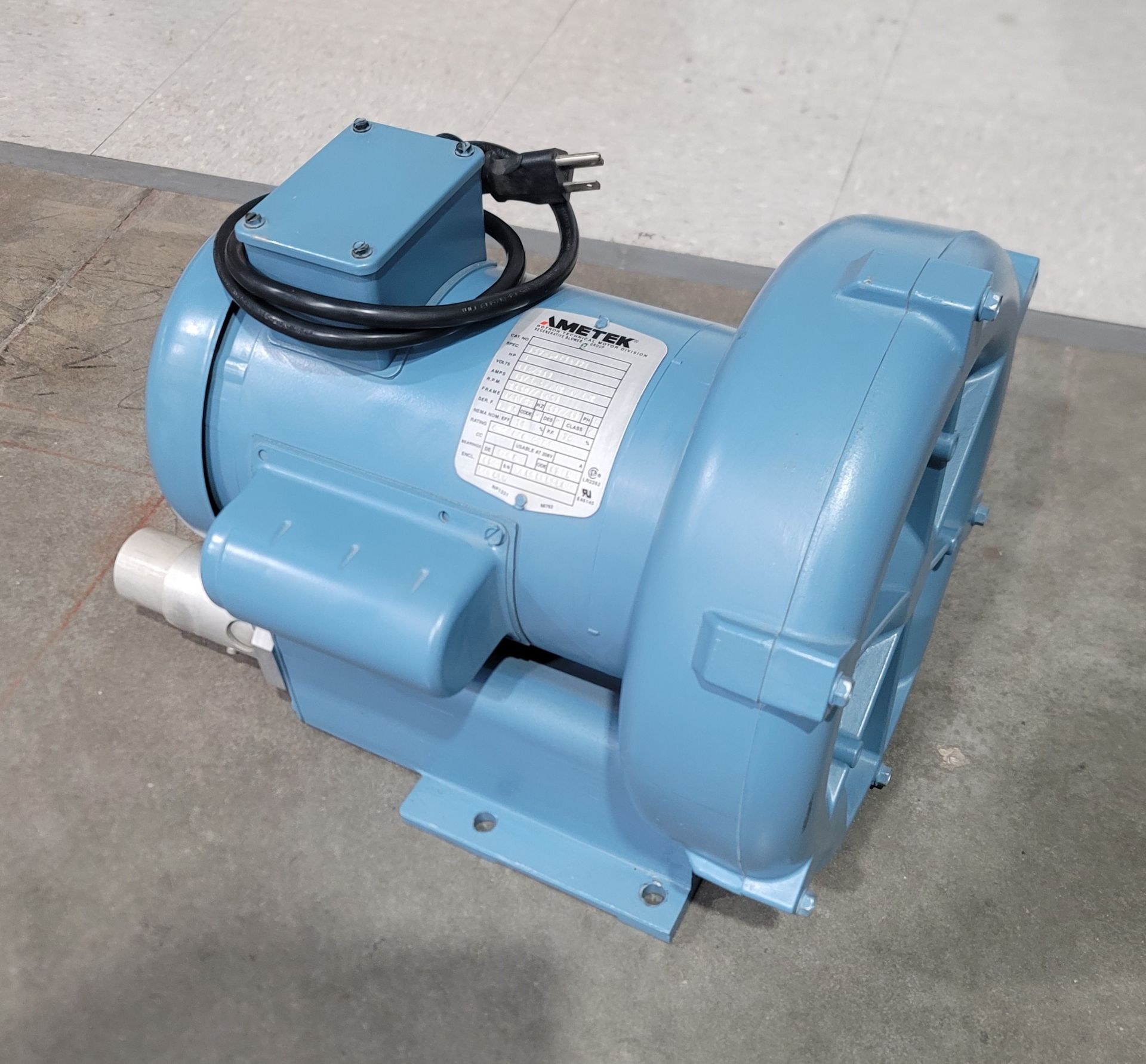 AMETEK ROTRON INDUSTRIAL BLOWER, MODEL DR404AL58M, PART NO. 037407, NEW IN FACTORY SEALED CARTON - Image 2 of 3